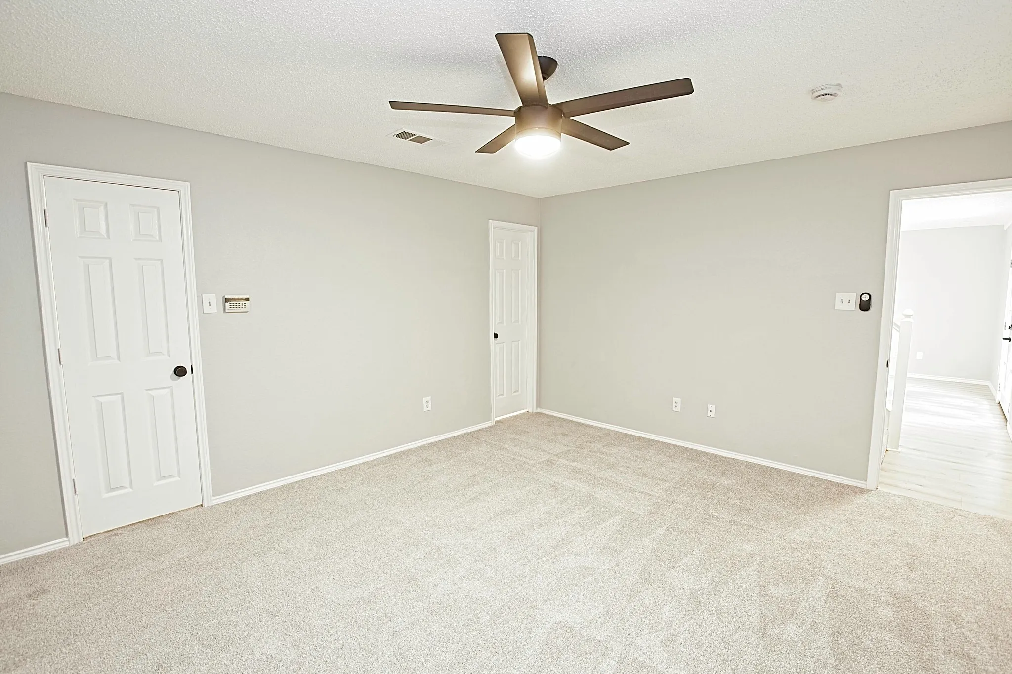 Single Family Residence For Rent in Denton County , 1379 Honeysuckle Lane, Lewisville, Texas 75077, 3 Bedroom, 2 Bathroom, 2 Garage spaces, 1,553 Sqft, built in 1996, mls#21397766, Real Estate Agent in Lewisville, Homes For Rent in Denton county, Homes For Rent in Lewisville, Realtor in Lewisville Texas, Real Estate Brokerage Independent Realty Texas, Luminita Cordes Realtor