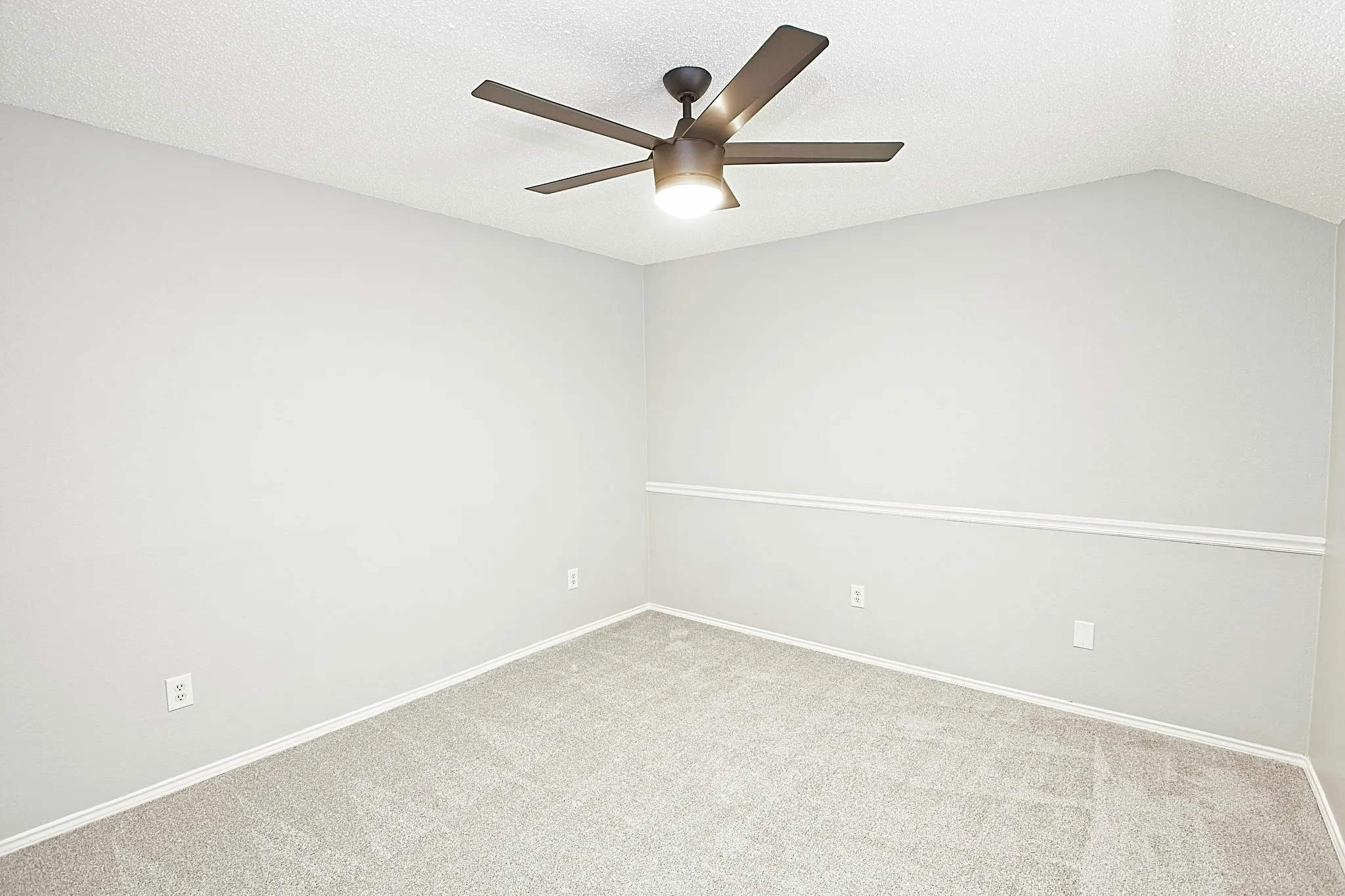 Single Family Residence For Rent in Denton County , 1379 Honeysuckle Lane, Lewisville, Texas 75077, 3 Bedroom, 2 Bathroom, 2 Garage spaces, 1,553 Sqft, built in 1996, mls#21397766, Real Estate Agent in Lewisville, Homes For Rent in Denton county, Homes For Rent in Lewisville, Realtor in Lewisville Texas, Real Estate Brokerage Independent Realty Texas, Luminita Cordes Realtor