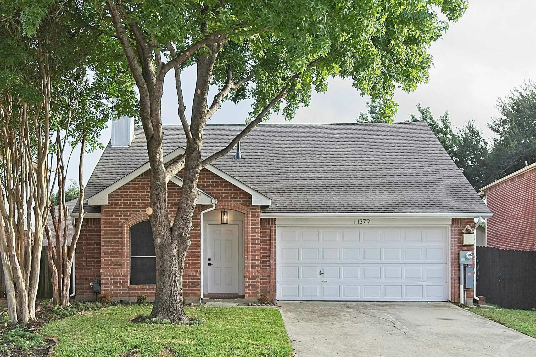 Single Family Residence For Rent in Denton County , 1379 Honeysuckle Lane, Lewisville, Texas 75077, 3 Bedroom, 2 Bathroom, 2 Garage spaces, 1,553 Sqft, built in 1996, mls#21397766, Real Estate Agent in Lewisville, Homes For Rent in Denton county, Homes For Rent in Lewisville, Realtor in Lewisville Texas, Real Estate Brokerage Independent Realty Texas, Luminita Cordes Realtor