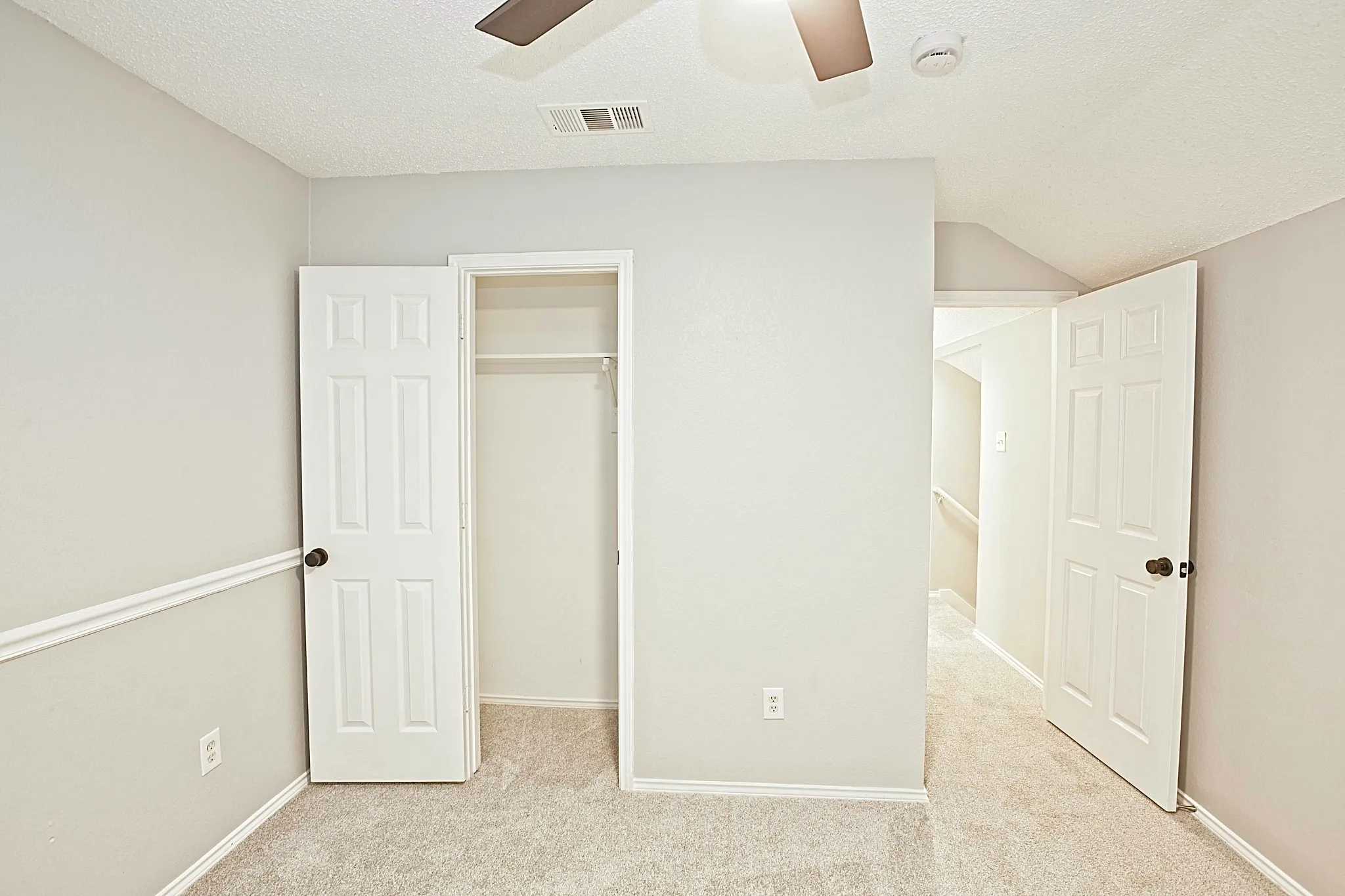 Single Family Residence For Rent in Denton County , 1379 Honeysuckle Lane, Lewisville, Texas 75077, 3 Bedroom, 2 Bathroom, 2 Garage spaces, 1,553 Sqft, built in 1996, mls#21397766, Real Estate Agent in Lewisville, Homes For Rent in Denton county, Homes For Rent in Lewisville, Realtor in Lewisville Texas, Real Estate Brokerage Independent Realty Texas, Luminita Cordes Realtor