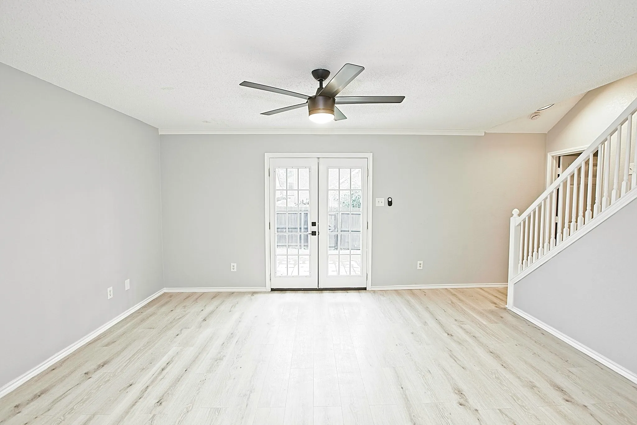 Single Family Residence For Rent in Denton County , 1379 Honeysuckle Lane, Lewisville, Texas 75077, 3 Bedroom, 2 Bathroom, 2 Garage spaces, 1,553 Sqft, built in 1996, mls#21397766, Real Estate Agent in Lewisville, Homes For Rent in Denton county, Homes For Rent in Lewisville, Realtor in Lewisville Texas, Real Estate Brokerage Independent Realty Texas, Luminita Cordes Realtor