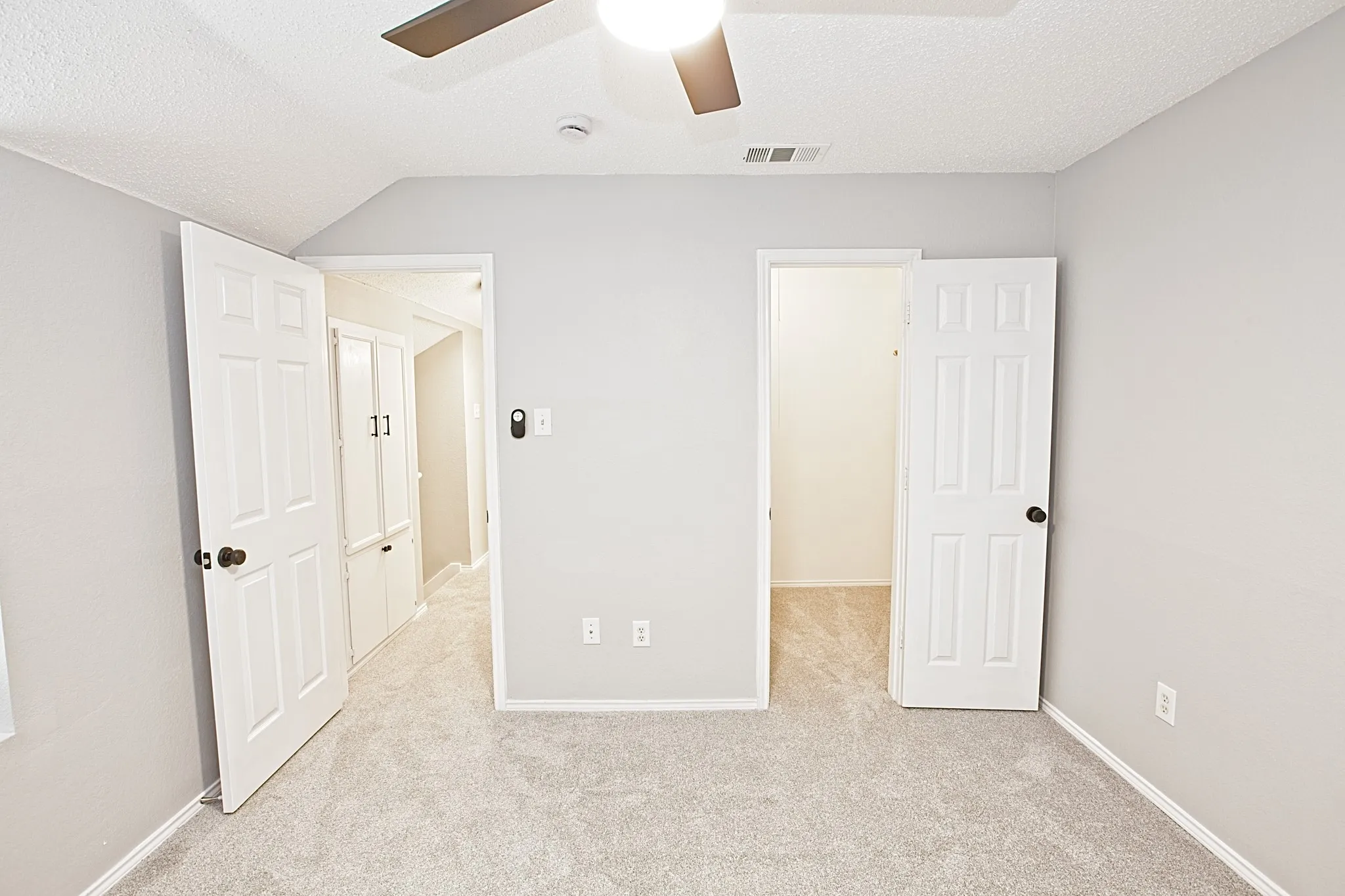 Single Family Residence For Rent in Denton County , 1379 Honeysuckle Lane, Lewisville, Texas 75077, 3 Bedroom, 2 Bathroom, 2 Garage spaces, 1,553 Sqft, built in 1996, mls#21397766, Real Estate Agent in Lewisville, Homes For Rent in Denton county, Homes For Rent in Lewisville, Realtor in Lewisville Texas, Real Estate Brokerage Independent Realty Texas, Luminita Cordes Realtor