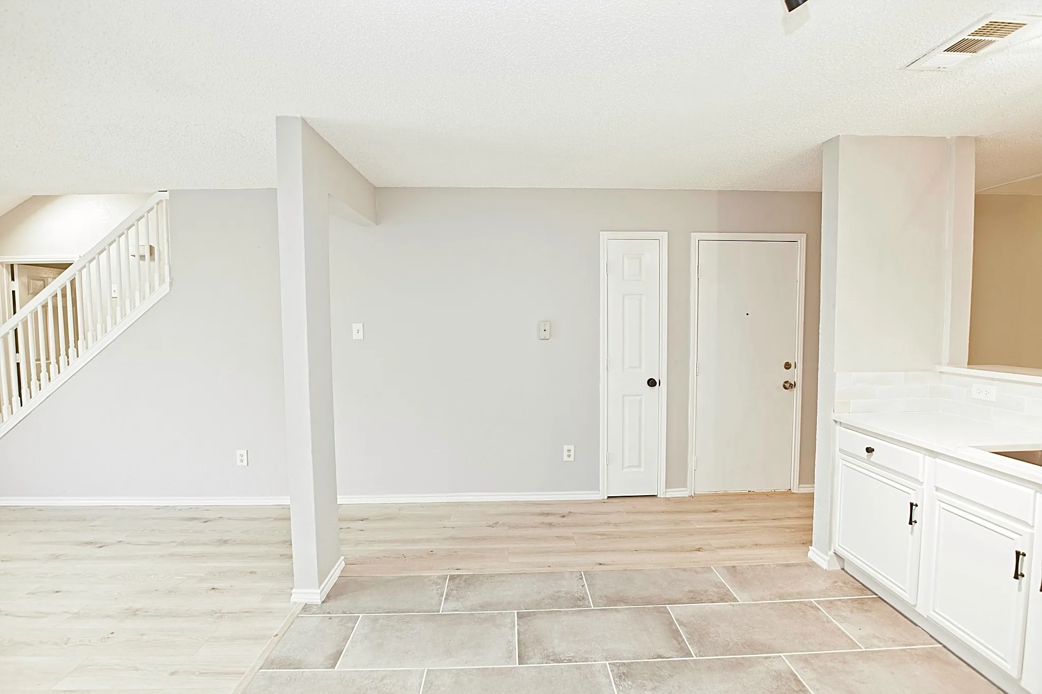 Single Family Residence For Rent in Denton County , 1379 Honeysuckle Lane, Lewisville, Texas 75077, 3 Bedroom, 2 Bathroom, 2 Garage spaces, 1,553 Sqft, built in 1996, mls#21397766, Real Estate Agent in Lewisville, Homes For Rent in Denton county, Homes For Rent in Lewisville, Realtor in Lewisville Texas, Real Estate Brokerage Independent Realty Texas, Luminita Cordes Realtor