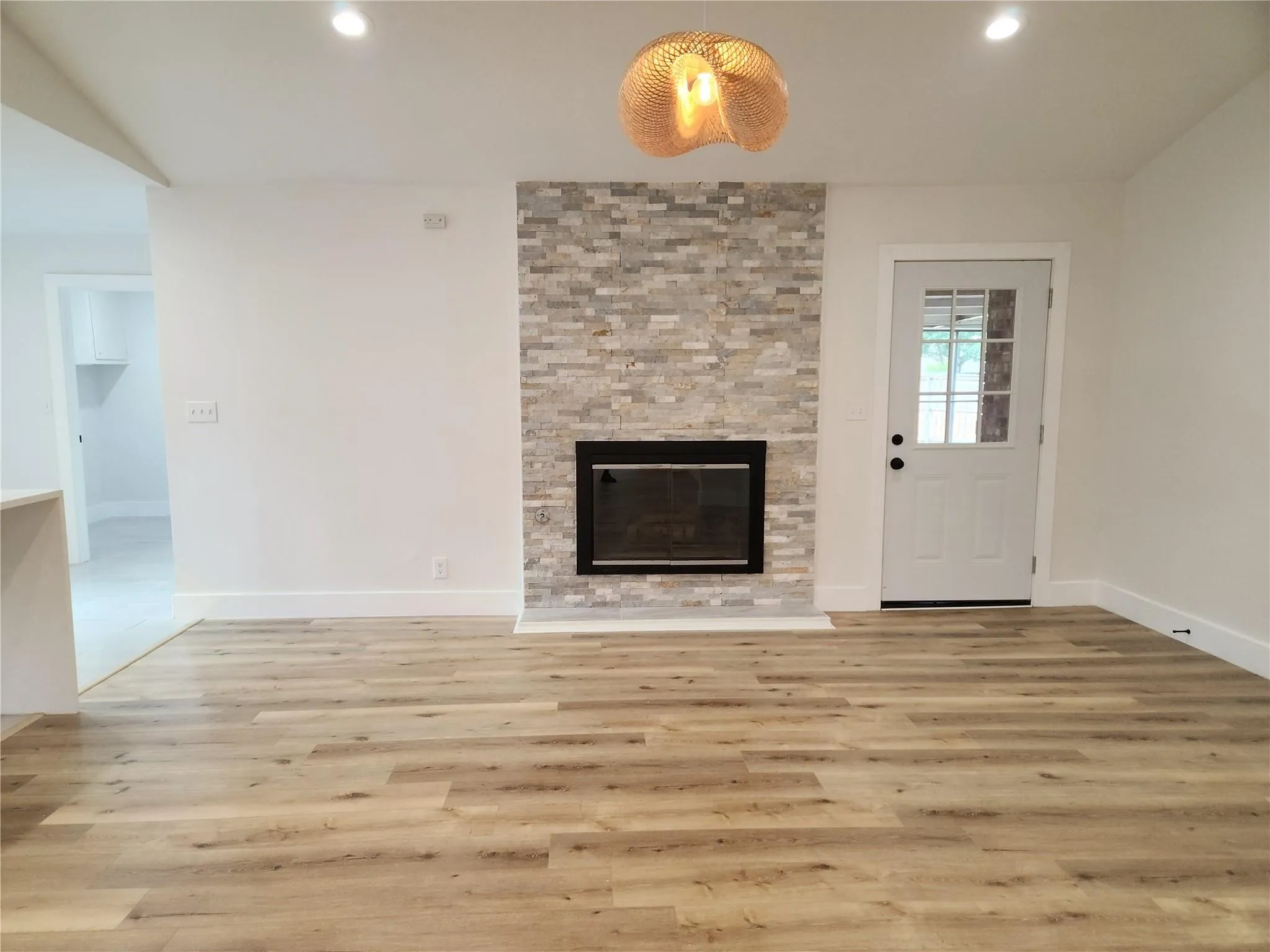 Single Family Residence For Sale in Collin County , 2705 Chadwick Drive, Plano, Texas 75075, 4 Bedroom, 3 Bathroom, 2 Garage spaces, 1,807 Sqft, built in 1972, mls#21397767, Real Estate Agent in Plano, Homes For Sale in Collin county, Homes For Sale in Plano, Realtor in Plano Texas, Real Estate Brokerage Independent Realty Texas, Luminita Cordes Realtor