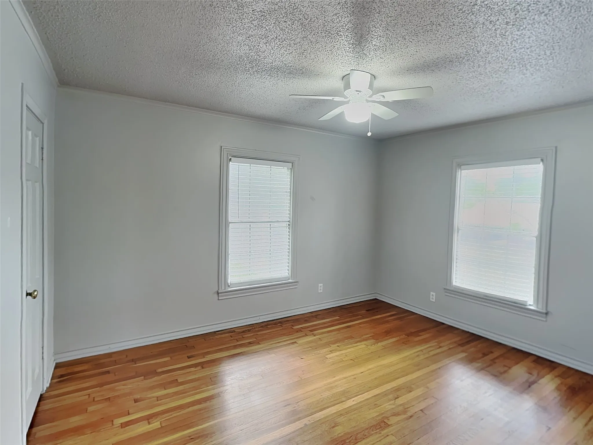 Single Family Residence For Rent in Tarrant County , 4124 Lovell Avenue, Fort Worth, Texas 76107, 2 Bedroom, 1 Bathroom, Garage spaces, 1,147 Sqft, built in 1941, mls#21397768, Real Estate Agent in Fort Worth, Homes For Rent in Tarrant county, Homes For Rent in Fort Worth, Realtor in Fort Worth Texas, Real Estate Brokerage Independent Realty Texas, Luminita Cordes Realtor