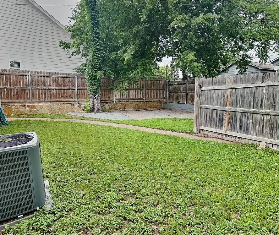 Single Family Residence For Rent in Tarrant County , 4124 Lovell Avenue, Fort Worth, Texas 76107, 2 Bedroom, 1 Bathroom, Garage spaces, 1,147 Sqft, built in 1941, mls#21397768, Real Estate Agent in Fort Worth, Homes For Rent in Tarrant county, Homes For Rent in Fort Worth, Realtor in Fort Worth Texas, Real Estate Brokerage Independent Realty Texas, Luminita Cordes Realtor