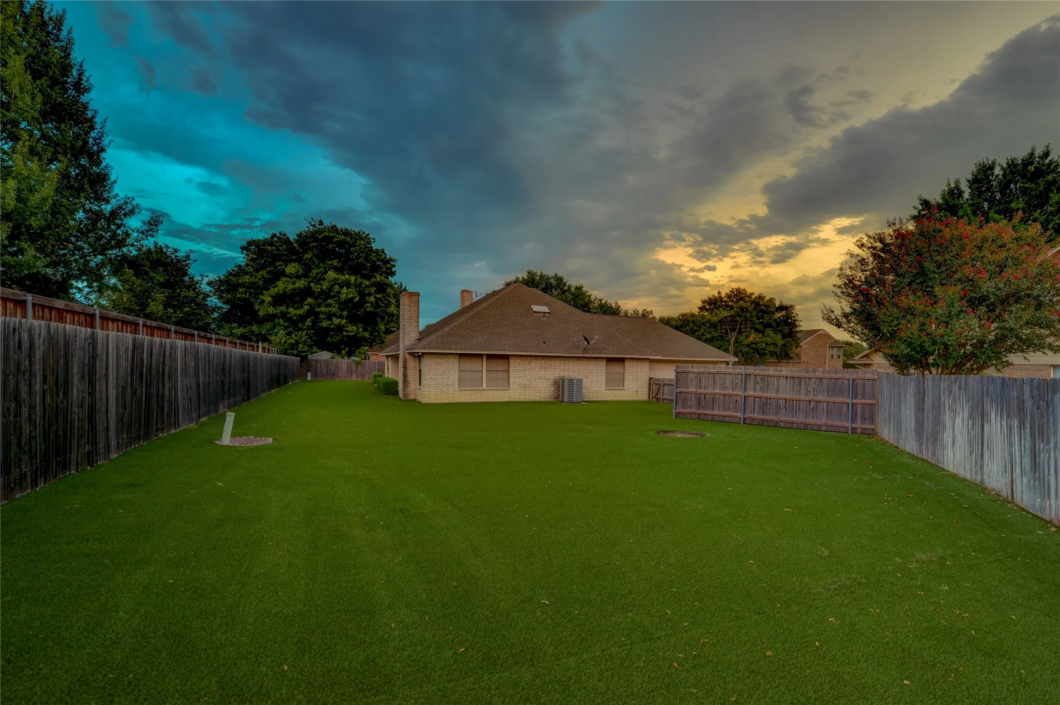 Single Family Residence For Sale in Tarrant County , 8240 Saddlebrook Drive, Benbrook, Texas 76116, 3 Bedroom, 3 Bathroom, 2 Garage spaces, 2,340 Sqft, built in 1987, mls#21397777, Real Estate Agent in Benbrook, Homes For Sale in Tarrant county, Homes For Sale in Benbrook, Realtor in Benbrook Texas, Real Estate Brokerage Independent Realty Texas, Luminita Cordes Realtor