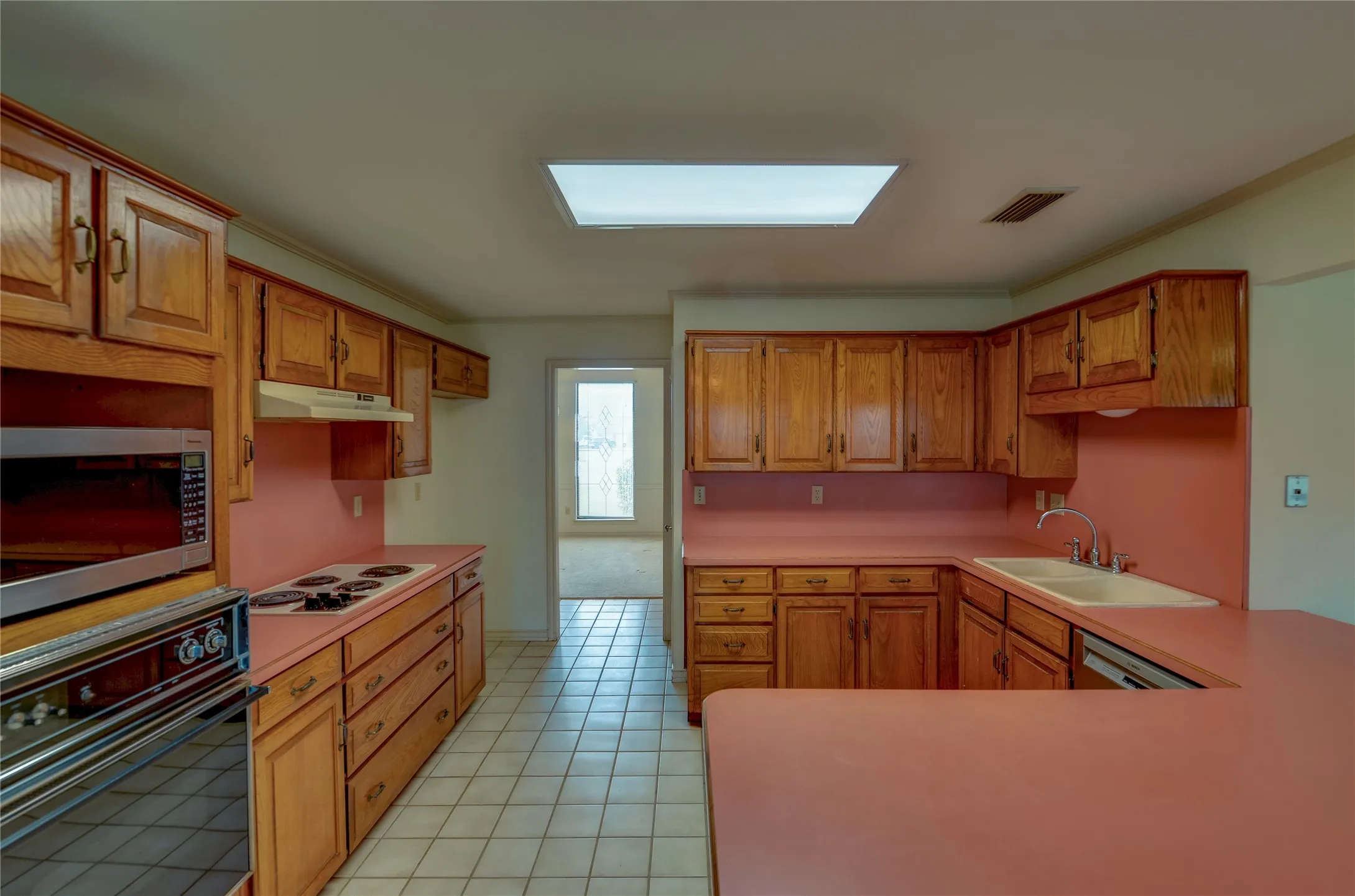 Single Family Residence For Sale in Tarrant County , 8240 Saddlebrook Drive, Benbrook, Texas 76116, 3 Bedroom, 3 Bathroom, 2 Garage spaces, 2,340 Sqft, built in 1987, mls#21397777, Real Estate Agent in Benbrook, Homes For Sale in Tarrant county, Homes For Sale in Benbrook, Realtor in Benbrook Texas, Real Estate Brokerage Independent Realty Texas, Luminita Cordes Realtor