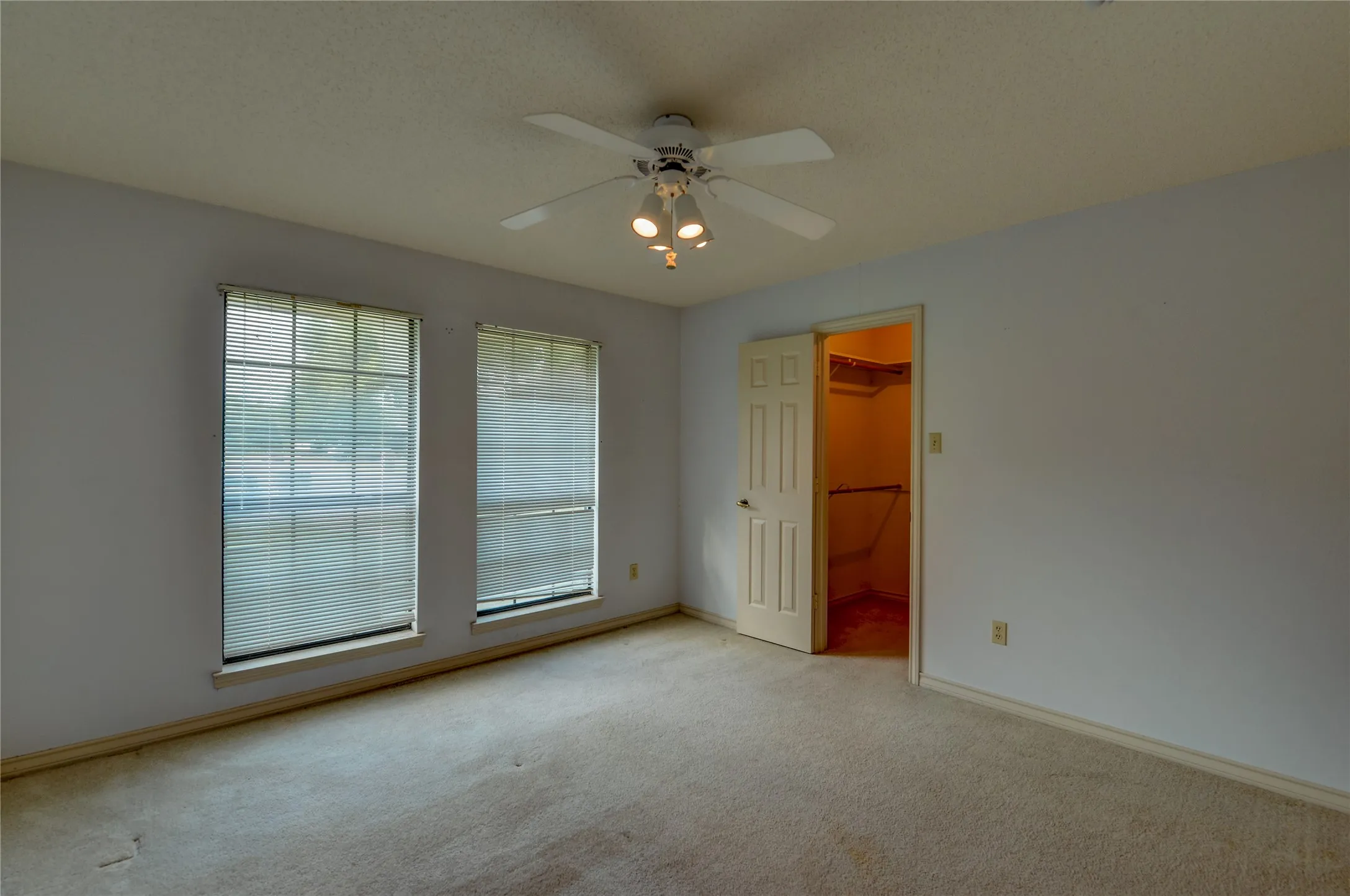 Single Family Residence For Sale in Tarrant County , 8240 Saddlebrook Drive, Benbrook, Texas 76116, 3 Bedroom, 3 Bathroom, 2 Garage spaces, 2,340 Sqft, built in 1987, mls#21397777, Real Estate Agent in Benbrook, Homes For Sale in Tarrant county, Homes For Sale in Benbrook, Realtor in Benbrook Texas, Real Estate Brokerage Independent Realty Texas, Luminita Cordes Realtor