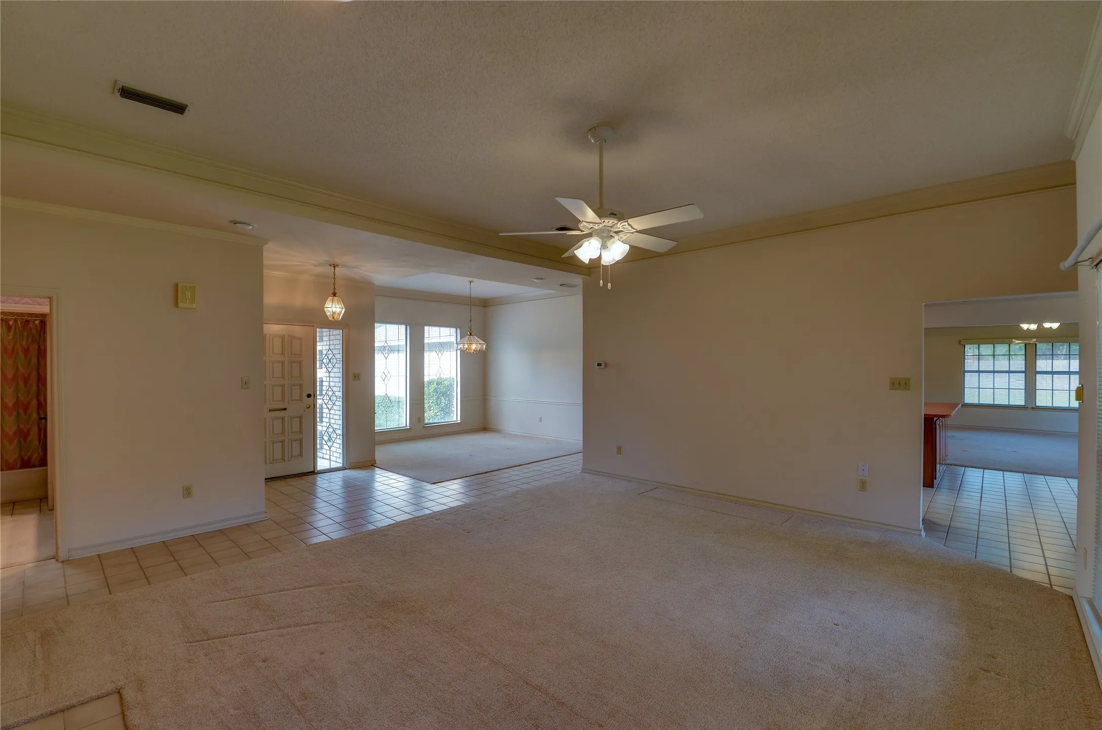 Single Family Residence For Sale in Tarrant County , 8240 Saddlebrook Drive, Benbrook, Texas 76116, 3 Bedroom, 3 Bathroom, 2 Garage spaces, 2,340 Sqft, built in 1987, mls#21397777, Real Estate Agent in Benbrook, Homes For Sale in Tarrant county, Homes For Sale in Benbrook, Realtor in Benbrook Texas, Real Estate Brokerage Independent Realty Texas, Luminita Cordes Realtor