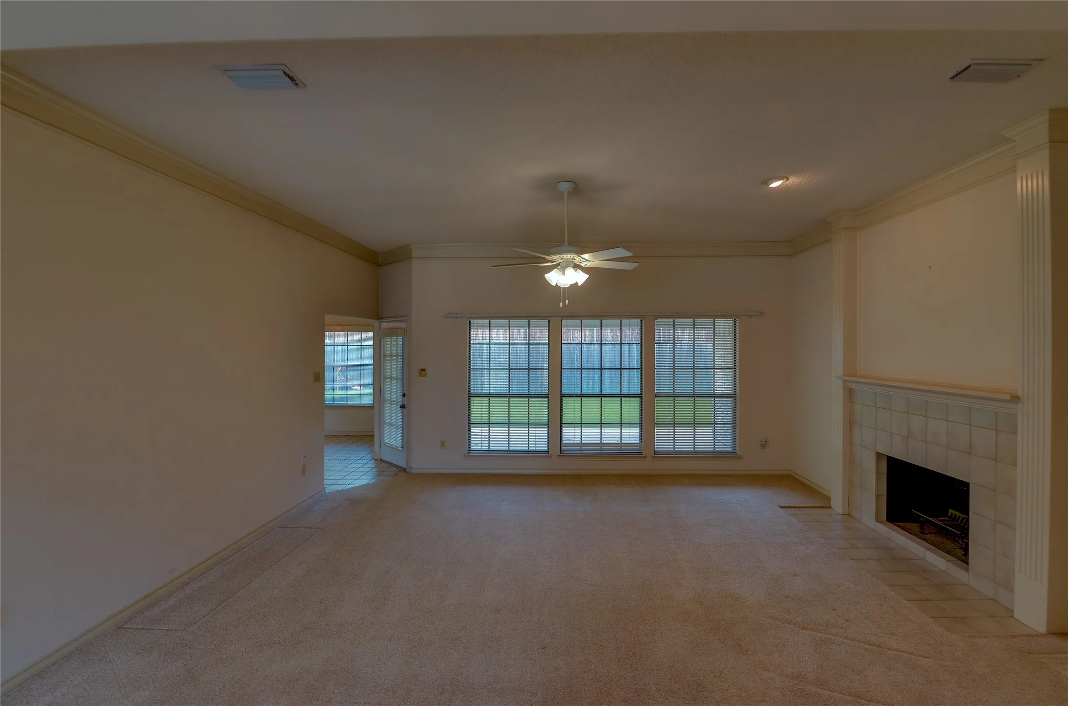 Single Family Residence For Sale in Tarrant County , 8240 Saddlebrook Drive, Benbrook, Texas 76116, 3 Bedroom, 3 Bathroom, 2 Garage spaces, 2,340 Sqft, built in 1987, mls#21397777, Real Estate Agent in Benbrook, Homes For Sale in Tarrant county, Homes For Sale in Benbrook, Realtor in Benbrook Texas, Real Estate Brokerage Independent Realty Texas, Luminita Cordes Realtor