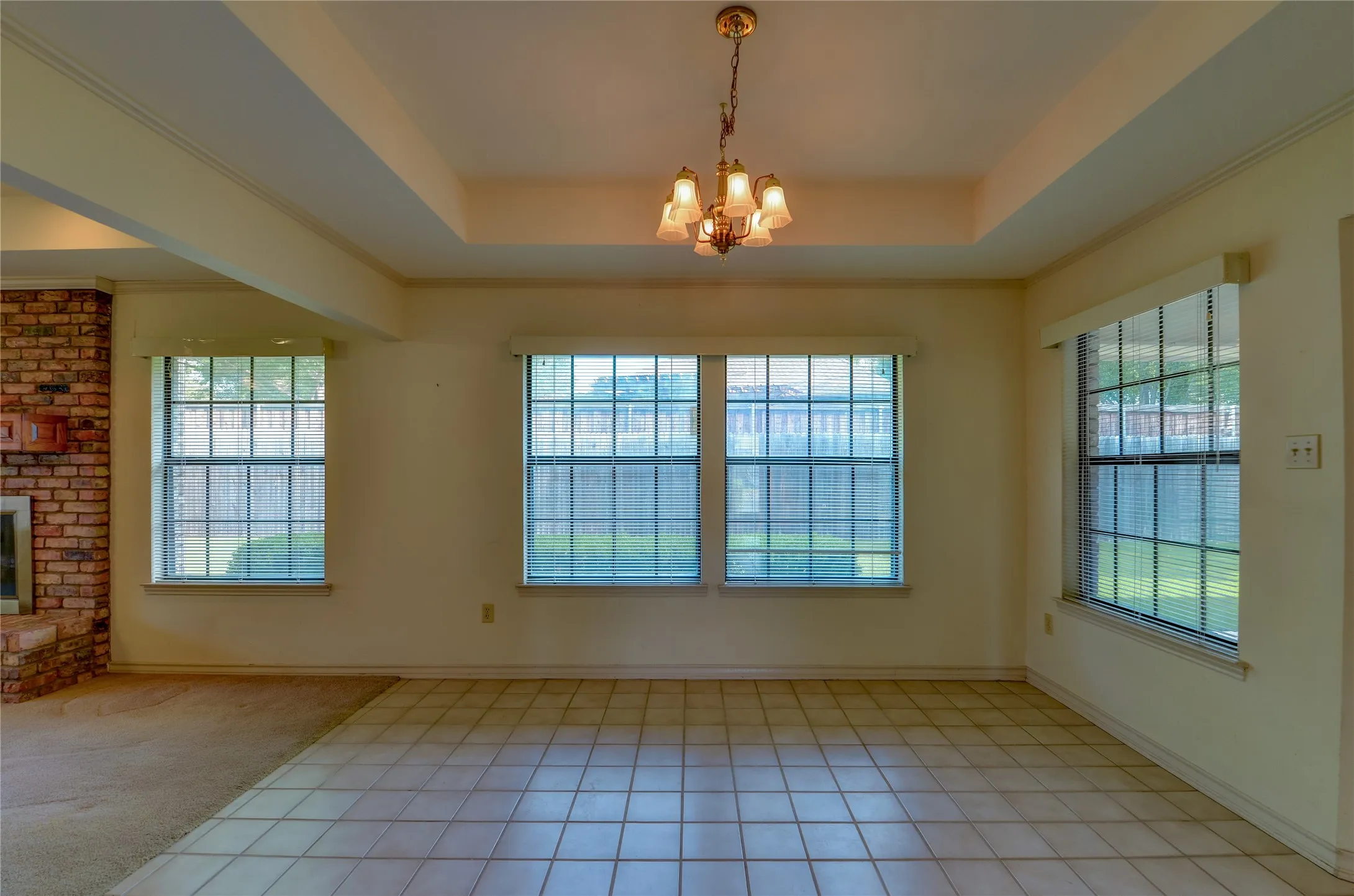 Single Family Residence For Sale in Tarrant County , 8240 Saddlebrook Drive, Benbrook, Texas 76116, 3 Bedroom, 3 Bathroom, 2 Garage spaces, 2,340 Sqft, built in 1987, mls#21397777, Real Estate Agent in Benbrook, Homes For Sale in Tarrant county, Homes For Sale in Benbrook, Realtor in Benbrook Texas, Real Estate Brokerage Independent Realty Texas, Luminita Cordes Realtor