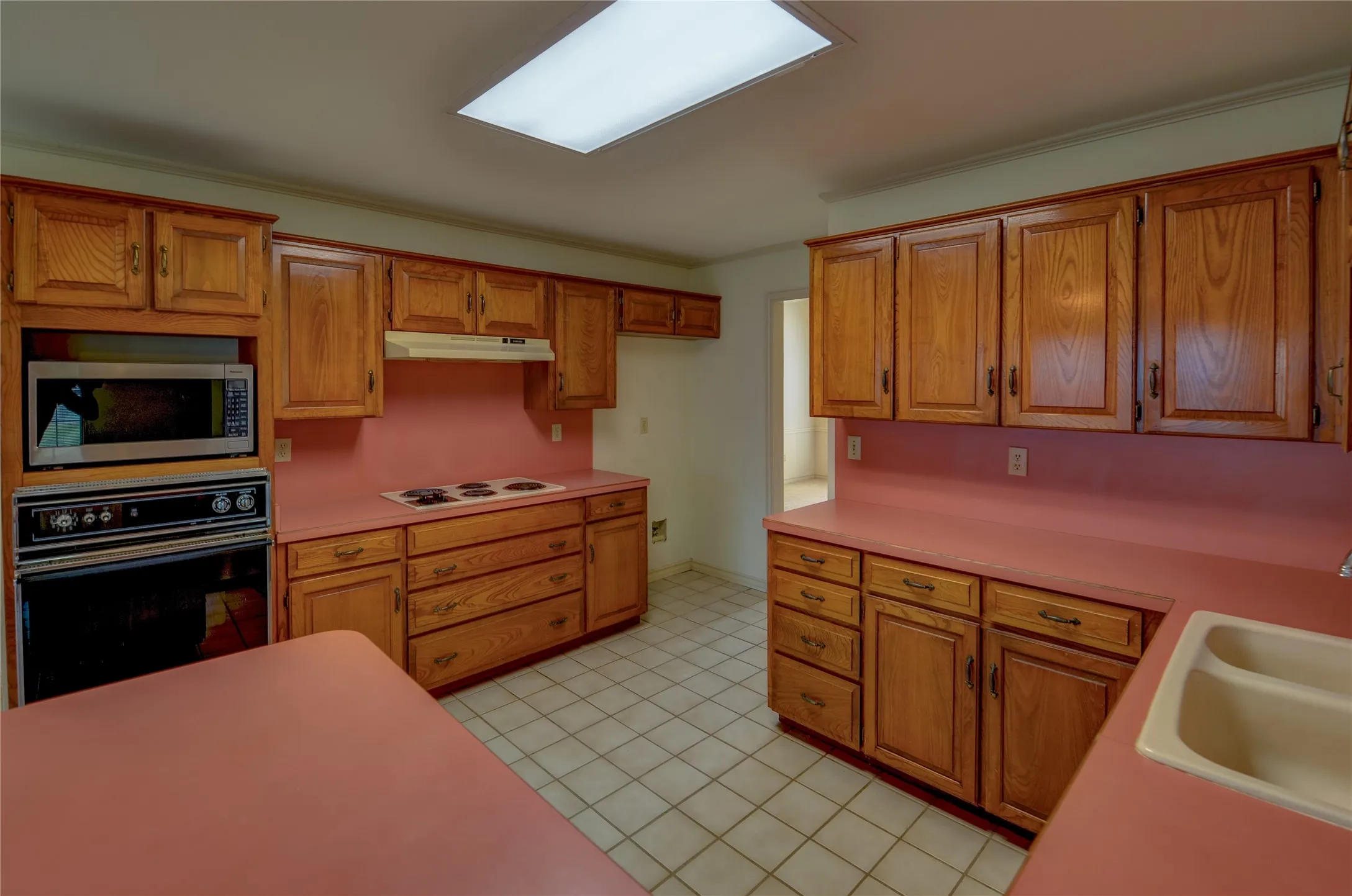Single Family Residence For Sale in Tarrant County , 8240 Saddlebrook Drive, Benbrook, Texas 76116, 3 Bedroom, 3 Bathroom, 2 Garage spaces, 2,340 Sqft, built in 1987, mls#21397777, Real Estate Agent in Benbrook, Homes For Sale in Tarrant county, Homes For Sale in Benbrook, Realtor in Benbrook Texas, Real Estate Brokerage Independent Realty Texas, Luminita Cordes Realtor