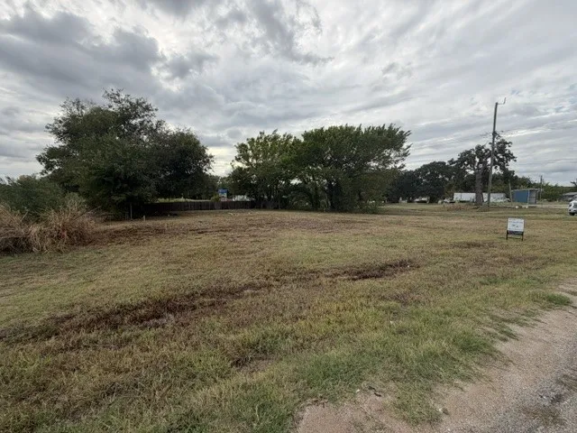 Unimproved Land For Sale in Johnson County , 800 S Parkway Drive, Alvarado, Texas 76009, 0, 0, Garage spaces, 0 Sqft, built in 0, mls#21397782, Real Estate Agent in Alvarado, Homes For Sale in Johnson county, Homes For Sale in Alvarado, Realtor in Alvarado Texas, Real Estate Brokerage Independent Realty Texas, Luminita Cordes Realtor