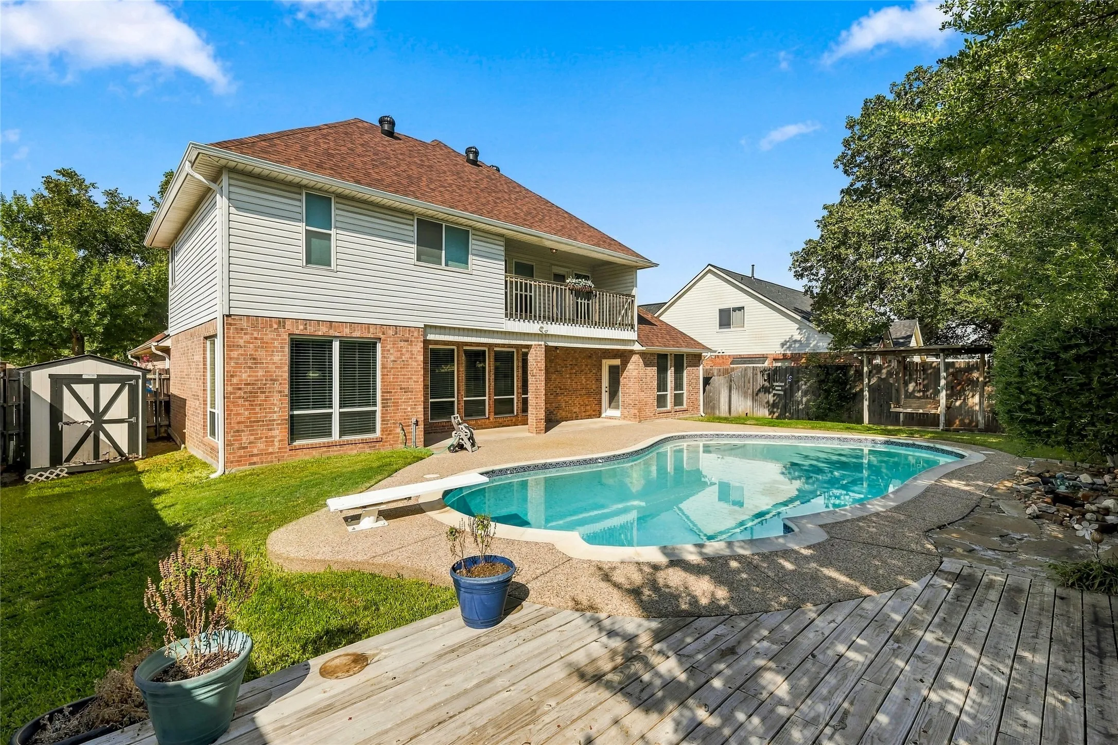 Single Family Residence For Sale in Tarrant County , 1204 Crestview Drive, Bedford, Texas 76021, 4 Bedroom, 4 Bathroom, 2 Garage spaces, 2,740 Sqft, built in 1998, mls#21378545, Real Estate Agent in Bedford, Homes For Sale in Tarrant county, Homes For Sale in Bedford, Realtor in Bedford Texas, Real Estate Brokerage Independent Realty Texas, Luminita Cordes Realtor