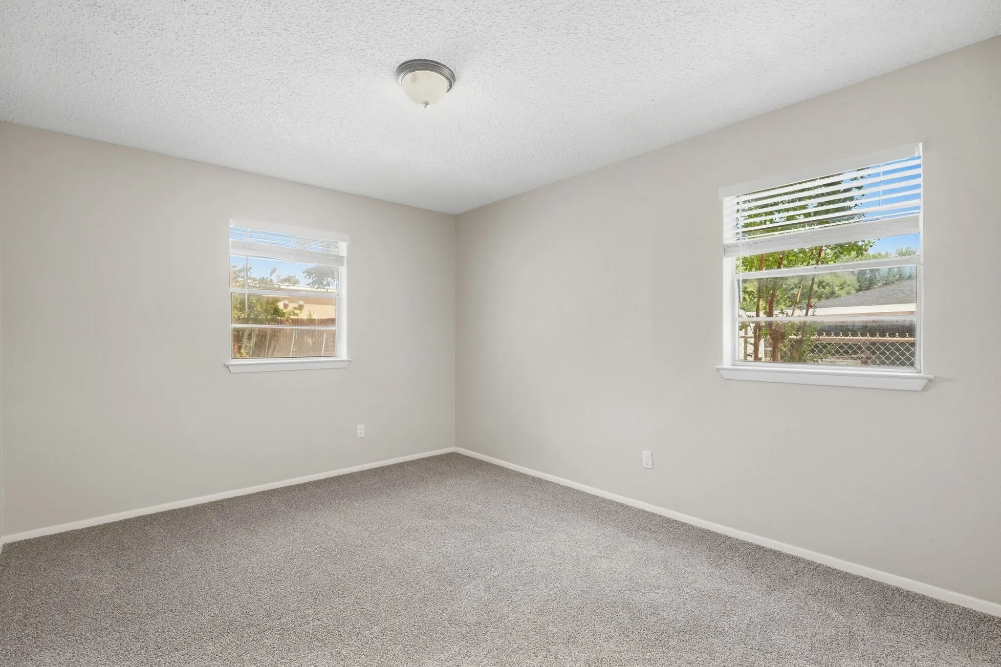 Single Family Residence For Sale in Tarrant County , 3212 Glenmont Drive, Fort Worth, Texas 76133, 3 Bedroom, 2 Bathroom, 2 Garage spaces, 1,674 Sqft, built in 1971, mls#21385585, Real Estate Agent in Fort Worth, Homes For Sale in Tarrant county, Homes For Sale in Fort Worth, Realtor in Fort Worth Texas, Real Estate Brokerage Independent Realty Texas, Luminita Cordes Realtor