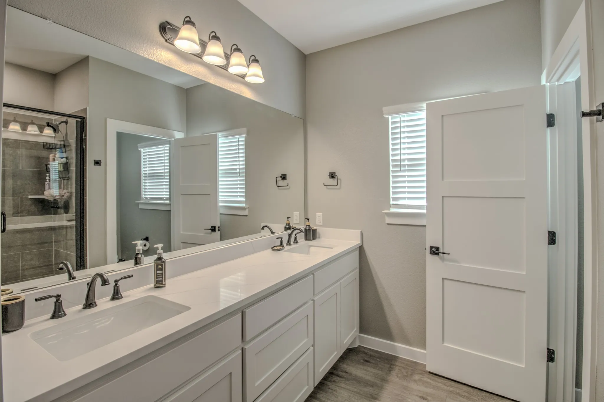 Double vanity