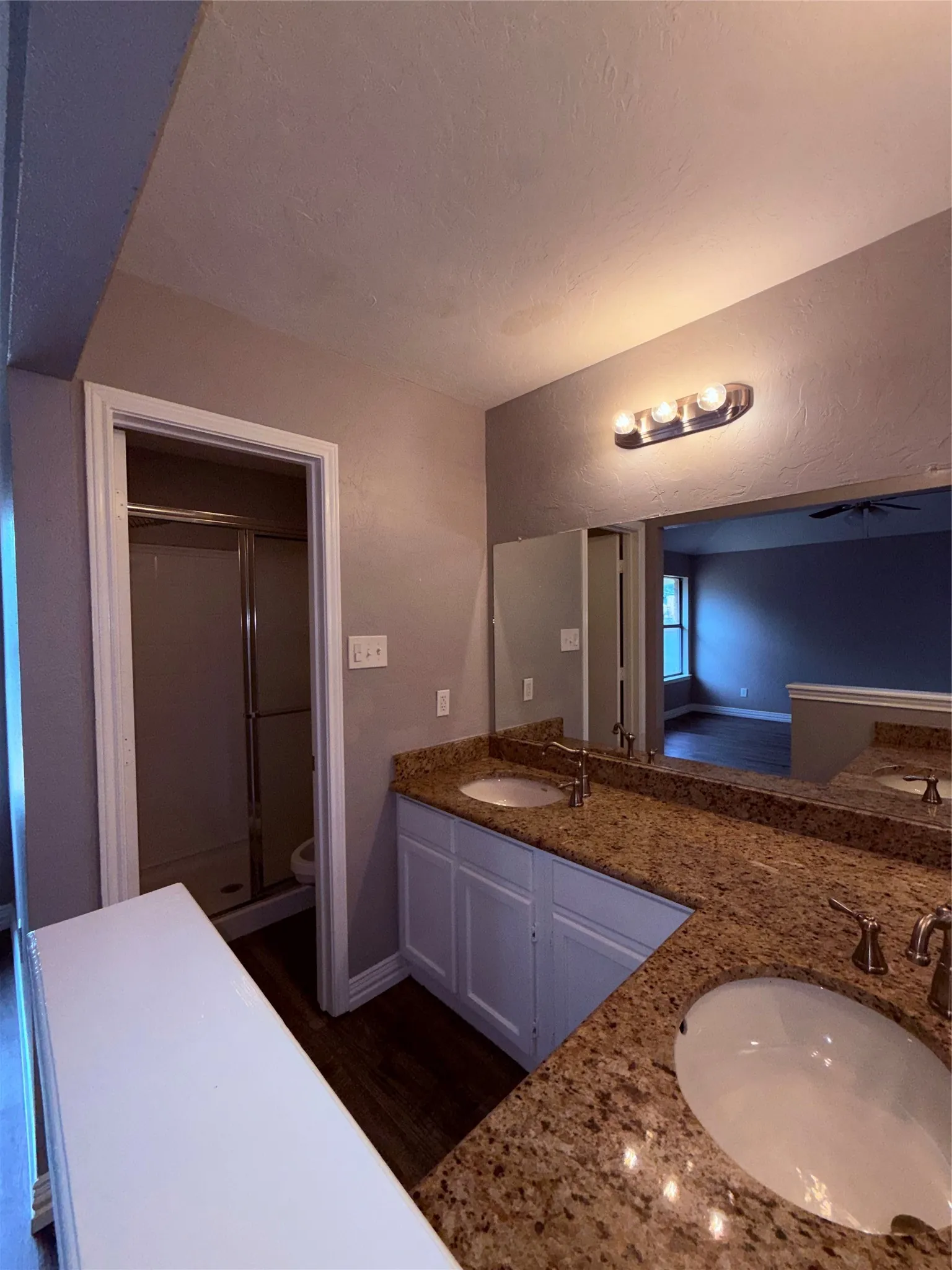 Single Family Residence For Rent in Tarrant County , 2612 S Meadow Drive, Fort Worth, Texas 76133, 3 Bedroom, 2 Bathroom, 2 Garage spaces, 1,704 Sqft, built in 1983, mls#21397795, Real Estate Agent in Fort Worth, Homes For Rent in Tarrant county, Homes For Rent in Fort Worth, Realtor in Fort Worth Texas, Real Estate Brokerage Independent Realty Texas, Luminita Cordes Realtor