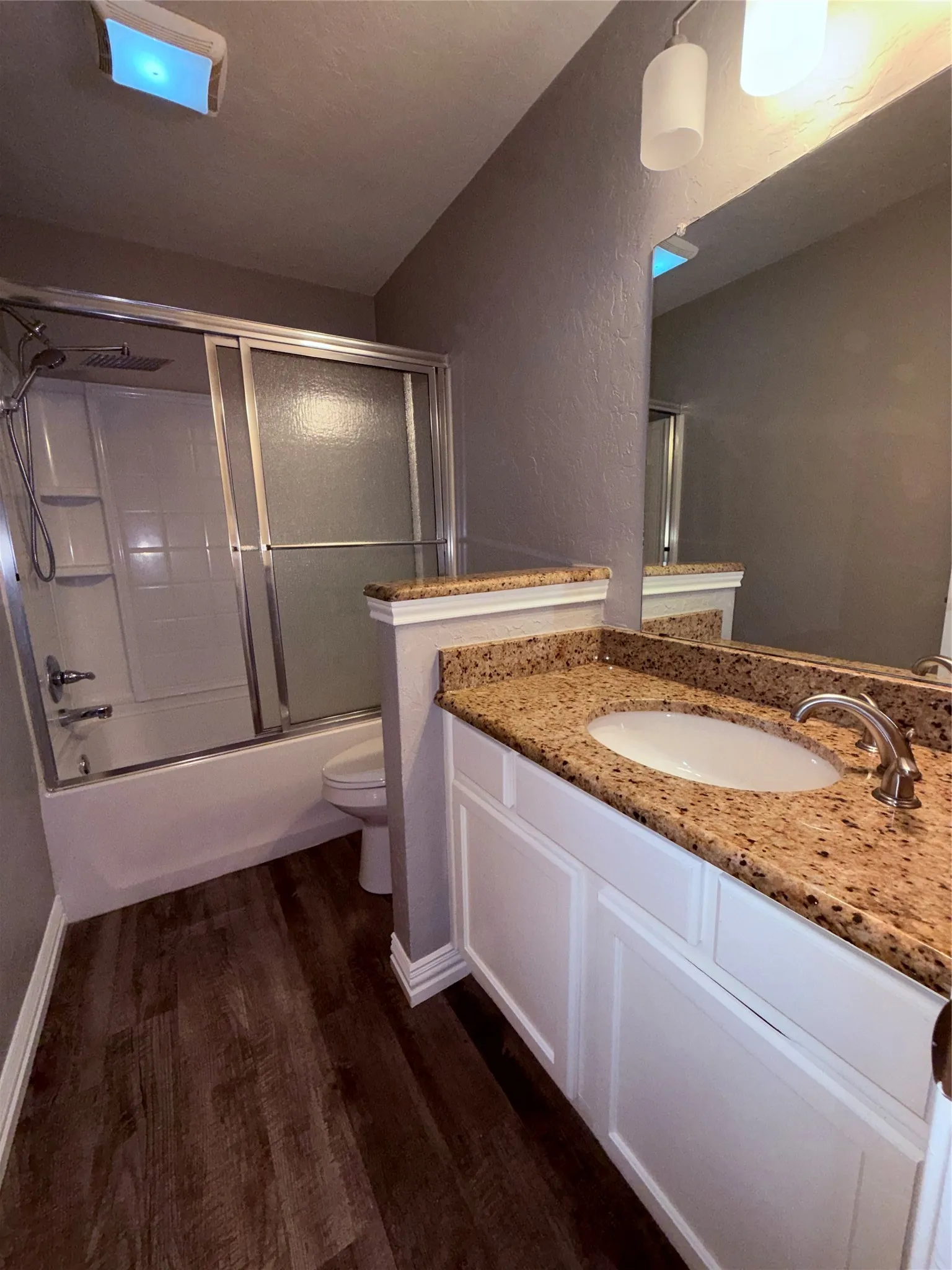 Single Family Residence For Rent in Tarrant County , 2612 S Meadow Drive, Fort Worth, Texas 76133, 3 Bedroom, 2 Bathroom, 2 Garage spaces, 1,704 Sqft, built in 1983, mls#21397795, Real Estate Agent in Fort Worth, Homes For Rent in Tarrant county, Homes For Rent in Fort Worth, Realtor in Fort Worth Texas, Real Estate Brokerage Independent Realty Texas, Luminita Cordes Realtor