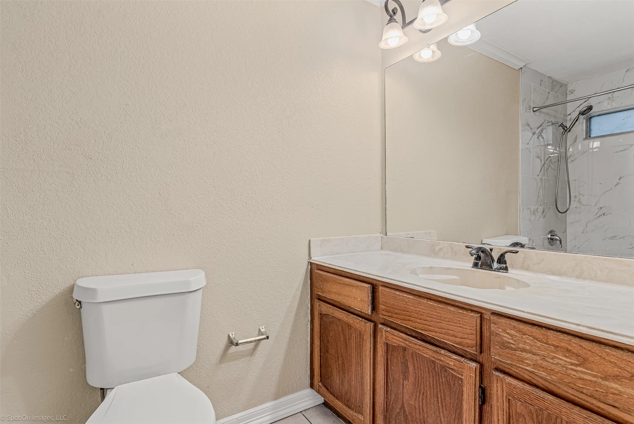 Single Family Residence For Rent in Rockwall County , 214 Mapleridge Drive, Rockwall, Texas 75032, 3 Bedroom, 2 Bathroom, Garage spaces, 1,818 Sqft, built in 1985, mls#21397173, Real Estate Agent in Rockwall, Homes For Rent in Rockwall county, Homes For Rent in Rockwall, Realtor in Rockwall Texas, Real Estate Brokerage Independent Realty Texas, Luminita Cordes Realtor
