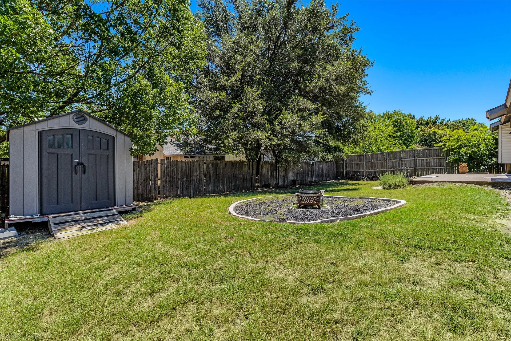Single Family Residence For Rent in Rockwall County , 214 Mapleridge Drive, Rockwall, Texas 75032, 3 Bedroom, 2 Bathroom, Garage spaces, 1,818 Sqft, built in 1985, mls#21397173, Real Estate Agent in Rockwall, Homes For Rent in Rockwall county, Homes For Rent in Rockwall, Realtor in Rockwall Texas, Real Estate Brokerage Independent Realty Texas, Luminita Cordes Realtor