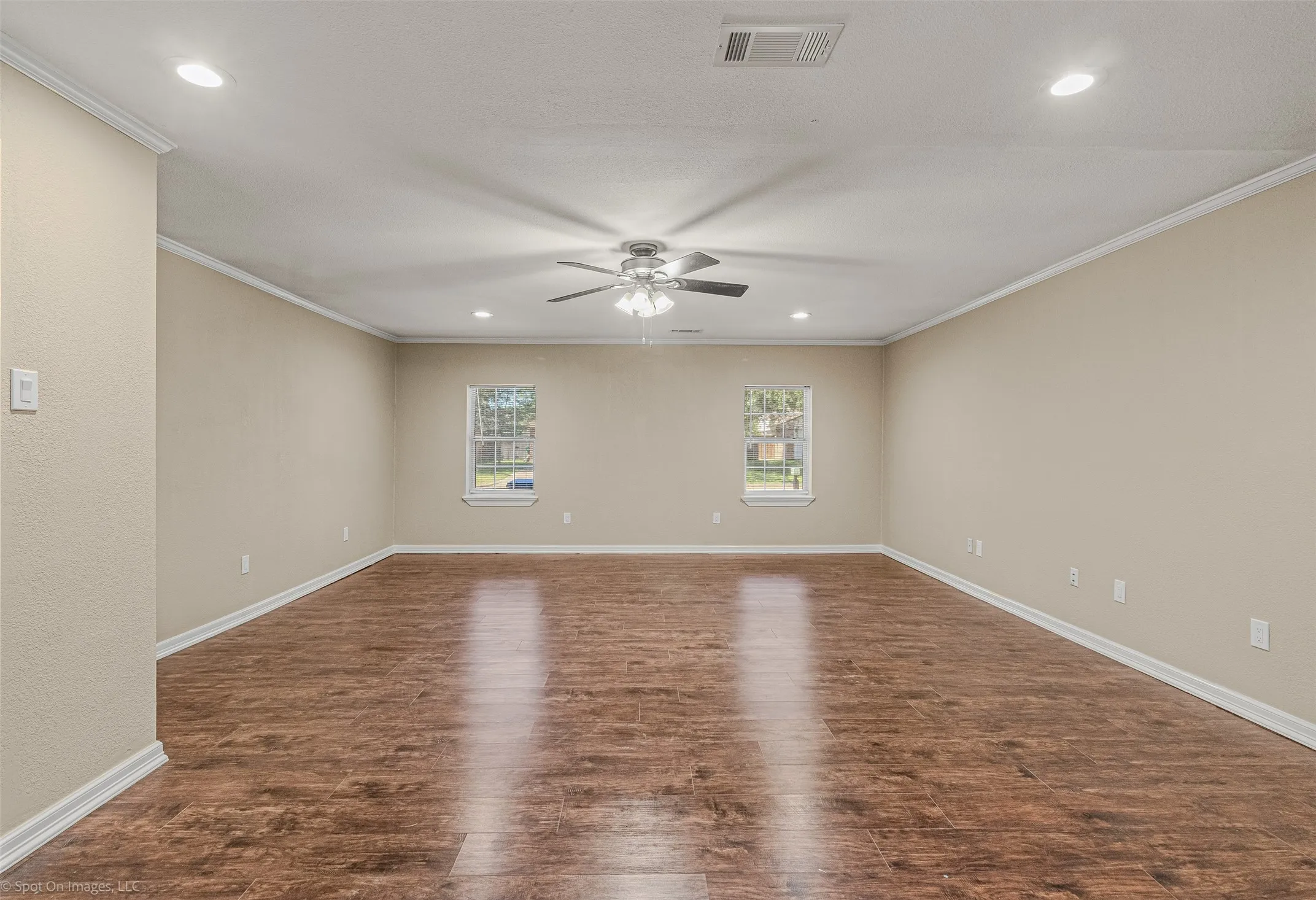 Single Family Residence For Rent in Rockwall County , 214 Mapleridge Drive, Rockwall, Texas 75032, 3 Bedroom, 2 Bathroom, Garage spaces, 1,818 Sqft, built in 1985, mls#21397173, Real Estate Agent in Rockwall, Homes For Rent in Rockwall county, Homes For Rent in Rockwall, Realtor in Rockwall Texas, Real Estate Brokerage Independent Realty Texas, Luminita Cordes Realtor