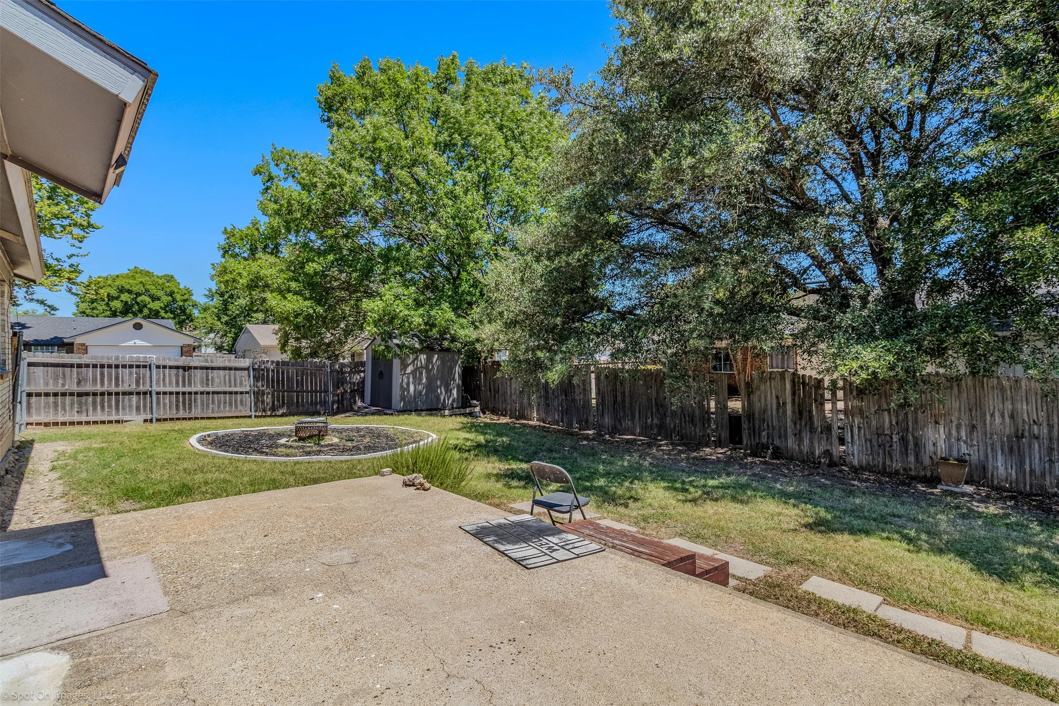 Single Family Residence For Rent in Rockwall County , 214 Mapleridge Drive, Rockwall, Texas 75032, 3 Bedroom, 2 Bathroom, Garage spaces, 1,818 Sqft, built in 1985, mls#21397173, Real Estate Agent in Rockwall, Homes For Rent in Rockwall county, Homes For Rent in Rockwall, Realtor in Rockwall Texas, Real Estate Brokerage Independent Realty Texas, Luminita Cordes Realtor