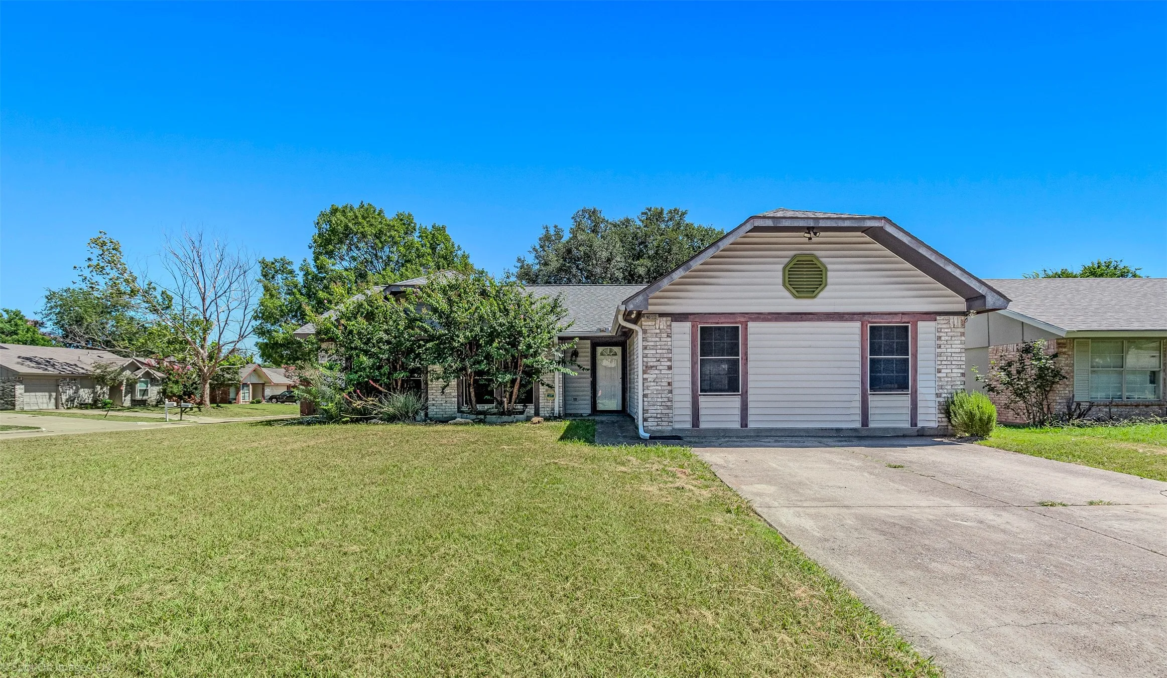 Single Family Residence For Rent in Rockwall County , 214 Mapleridge Drive, Rockwall, Texas 75032, 3 Bedroom, 2 Bathroom, Garage spaces, 1,818 Sqft, built in 1985, mls#21397173, Real Estate Agent in Rockwall, Homes For Rent in Rockwall county, Homes For Rent in Rockwall, Realtor in Rockwall Texas, Real Estate Brokerage Independent Realty Texas, Luminita Cordes Realtor