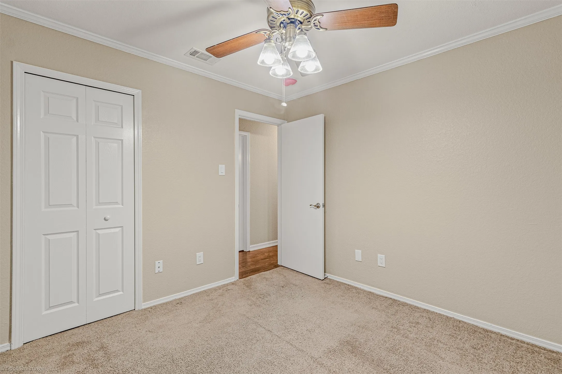 Single Family Residence For Rent in Rockwall County , 214 Mapleridge Drive, Rockwall, Texas 75032, 3 Bedroom, 2 Bathroom, Garage spaces, 1,818 Sqft, built in 1985, mls#21397173, Real Estate Agent in Rockwall, Homes For Rent in Rockwall county, Homes For Rent in Rockwall, Realtor in Rockwall Texas, Real Estate Brokerage Independent Realty Texas, Luminita Cordes Realtor