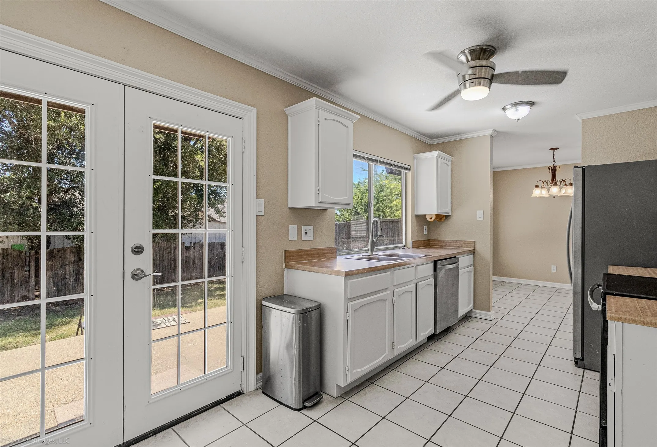 Single Family Residence For Rent in Rockwall County , 214 Mapleridge Drive, Rockwall, Texas 75032, 3 Bedroom, 2 Bathroom, Garage spaces, 1,818 Sqft, built in 1985, mls#21397173, Real Estate Agent in Rockwall, Homes For Rent in Rockwall county, Homes For Rent in Rockwall, Realtor in Rockwall Texas, Real Estate Brokerage Independent Realty Texas, Luminita Cordes Realtor