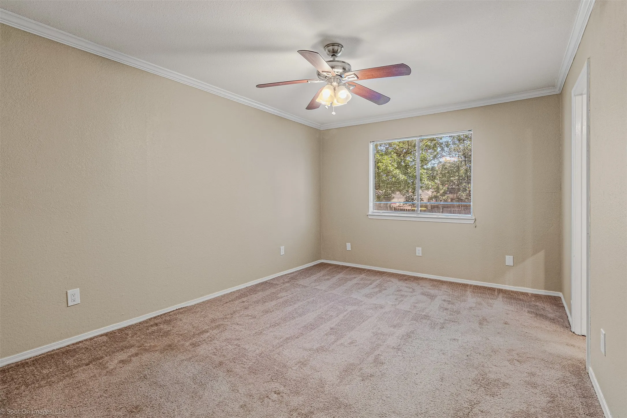 Single Family Residence For Rent in Rockwall County , 214 Mapleridge Drive, Rockwall, Texas 75032, 3 Bedroom, 2 Bathroom, Garage spaces, 1,818 Sqft, built in 1985, mls#21397173, Real Estate Agent in Rockwall, Homes For Rent in Rockwall county, Homes For Rent in Rockwall, Realtor in Rockwall Texas, Real Estate Brokerage Independent Realty Texas, Luminita Cordes Realtor