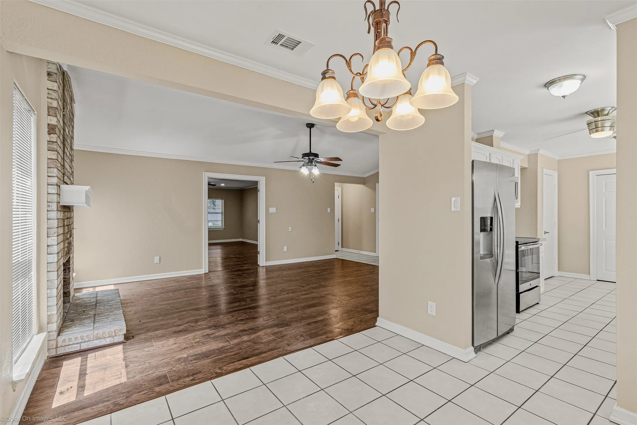 Single Family Residence For Rent in Rockwall County , 214 Mapleridge Drive, Rockwall, Texas 75032, 3 Bedroom, 2 Bathroom, Garage spaces, 1,818 Sqft, built in 1985, mls#21397173, Real Estate Agent in Rockwall, Homes For Rent in Rockwall county, Homes For Rent in Rockwall, Realtor in Rockwall Texas, Real Estate Brokerage Independent Realty Texas, Luminita Cordes Realtor