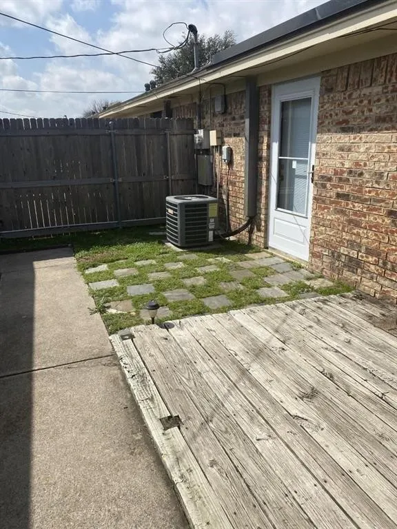 Single Family Residence For Sale in Tarrant County , 5730 Cancun Drive, North Richland Hills, Texas 76180, 2 Bedroom, 2 Bathroom, Garage spaces, 1,062 Sqft, built in 1985, mls#21397800, Real Estate Agent in North Richland Hills, Homes For Sale in Tarrant county, Homes For Sale in North Richland Hills, Realtor in North Richland Hills Texas, Real Estate Brokerage Independent Realty Texas, Luminita Cordes Realtor
