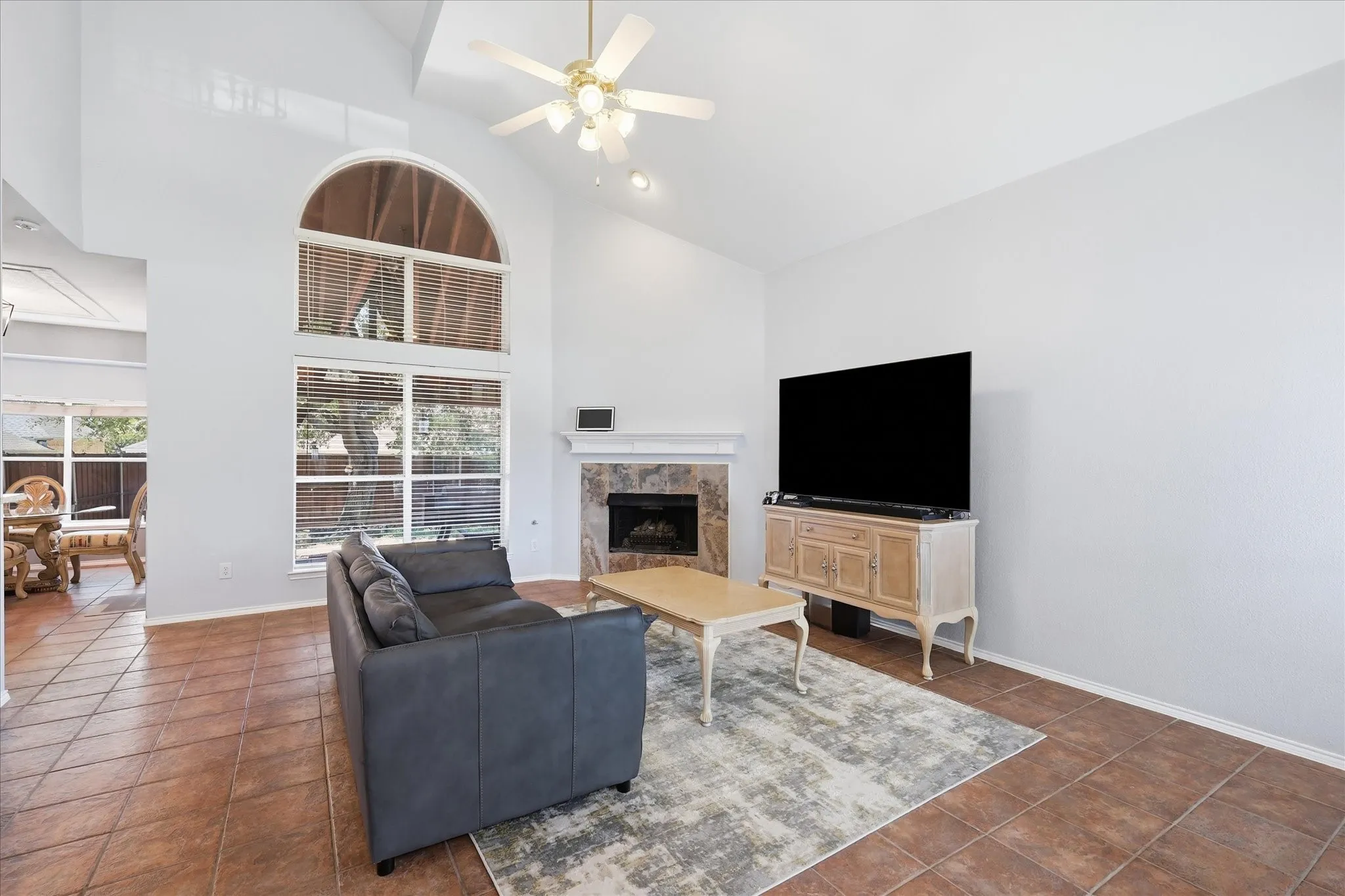 Single Family Residence For Sale in Denton County , 6621 Alliance Drive, The Colony, Texas 75056, 4 Bedroom, 3 Bathroom, 2 Garage spaces, 2,330 Sqft, built in 2002, mls#21382251, Real Estate Agent in The Colony, Homes For Sale in Denton county, Homes For Sale in The Colony, Realtor in The Colony Texas, Real Estate Brokerage Independent Realty Texas, Luminita Cordes Realtor