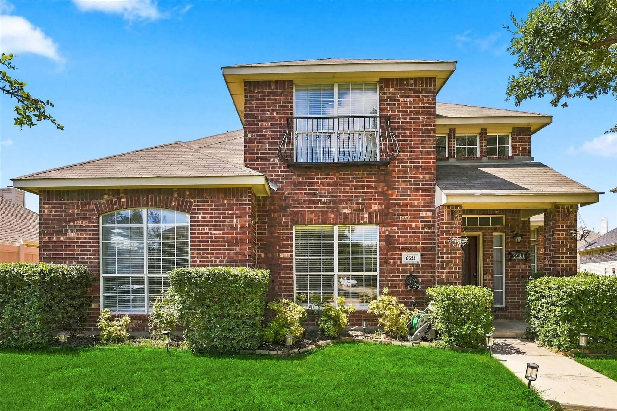 Single Family Residence For Sale in Denton County , 6621 Alliance Drive, The Colony, Texas 75056, 4 Bedroom, 3 Bathroom, 2 Garage spaces, 2,330 Sqft, built in 2002, mls#21382251, Real Estate Agent in The Colony, Homes For Sale in Denton county, Homes For Sale in The Colony, Realtor in The Colony Texas, Real Estate Brokerage Independent Realty Texas, Luminita Cordes Realtor