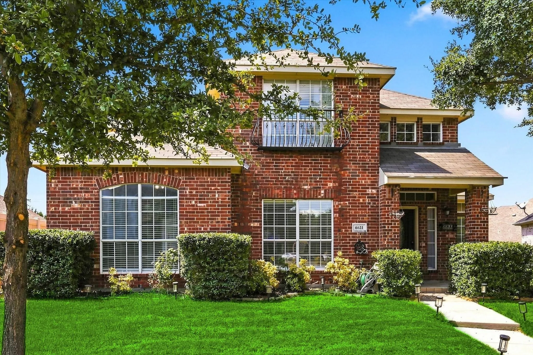 Single Family Residence For Sale in Denton County , 6621 Alliance Drive, The Colony, Texas 75056, 4 Bedroom, 3 Bathroom, 2 Garage spaces, 2,330 Sqft, built in 2002, mls#21382251, Real Estate Agent in The Colony, Homes For Sale in Denton county, Homes For Sale in The Colony, Realtor in The Colony Texas, Real Estate Brokerage Independent Realty Texas, Luminita Cordes Realtor