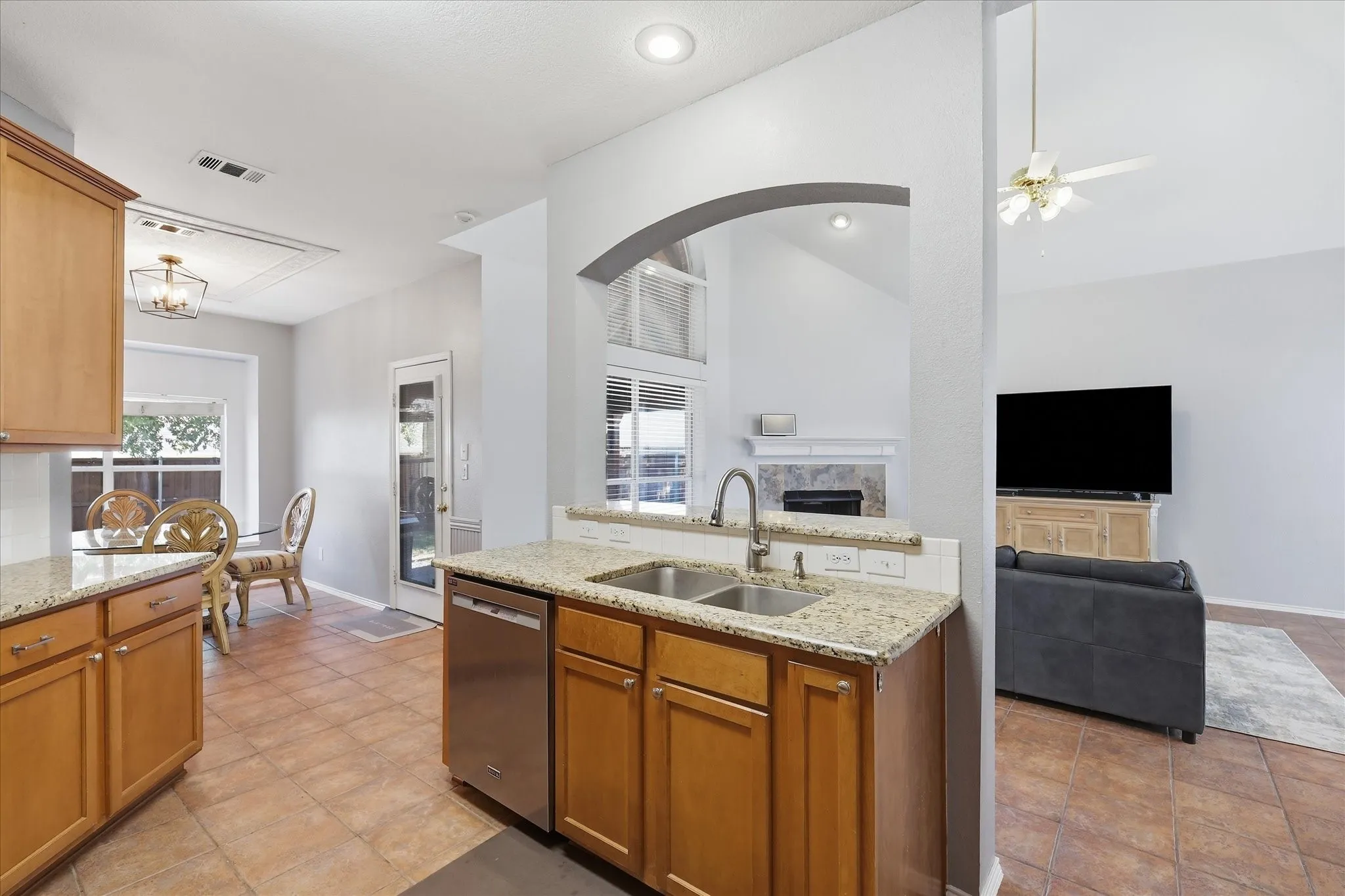 Single Family Residence For Sale in Denton County , 6621 Alliance Drive, The Colony, Texas 75056, 4 Bedroom, 3 Bathroom, 2 Garage spaces, 2,330 Sqft, built in 2002, mls#21382251, Real Estate Agent in The Colony, Homes For Sale in Denton county, Homes For Sale in The Colony, Realtor in The Colony Texas, Real Estate Brokerage Independent Realty Texas, Luminita Cordes Realtor