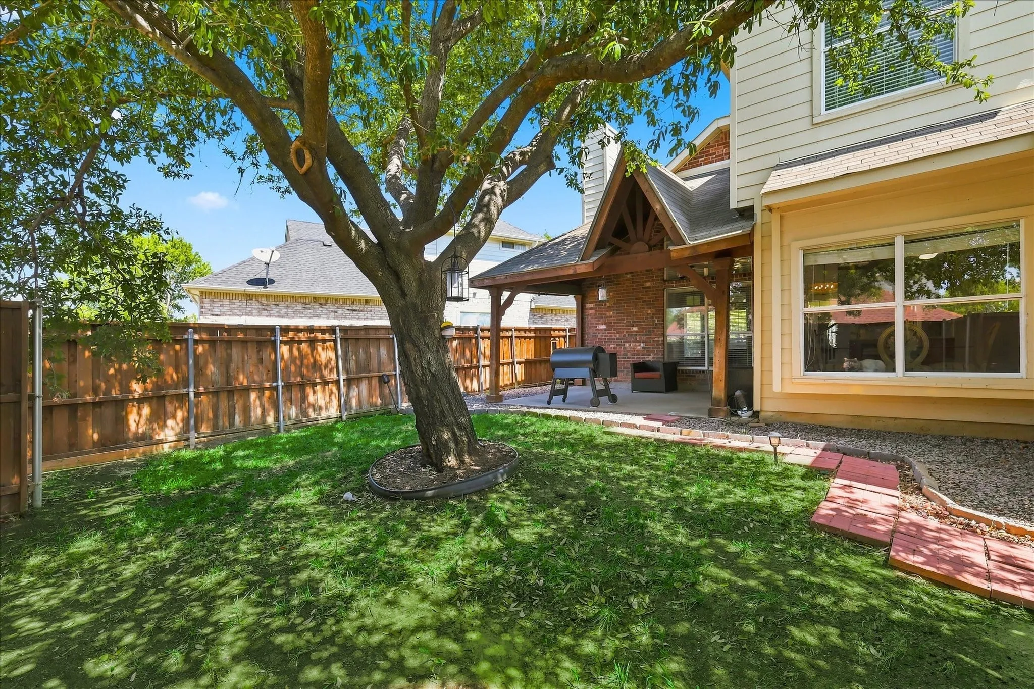 Single Family Residence For Sale in Denton County , 6621 Alliance Drive, The Colony, Texas 75056, 4 Bedroom, 3 Bathroom, 2 Garage spaces, 2,330 Sqft, built in 2002, mls#21382251, Real Estate Agent in The Colony, Homes For Sale in Denton county, Homes For Sale in The Colony, Realtor in The Colony Texas, Real Estate Brokerage Independent Realty Texas, Luminita Cordes Realtor