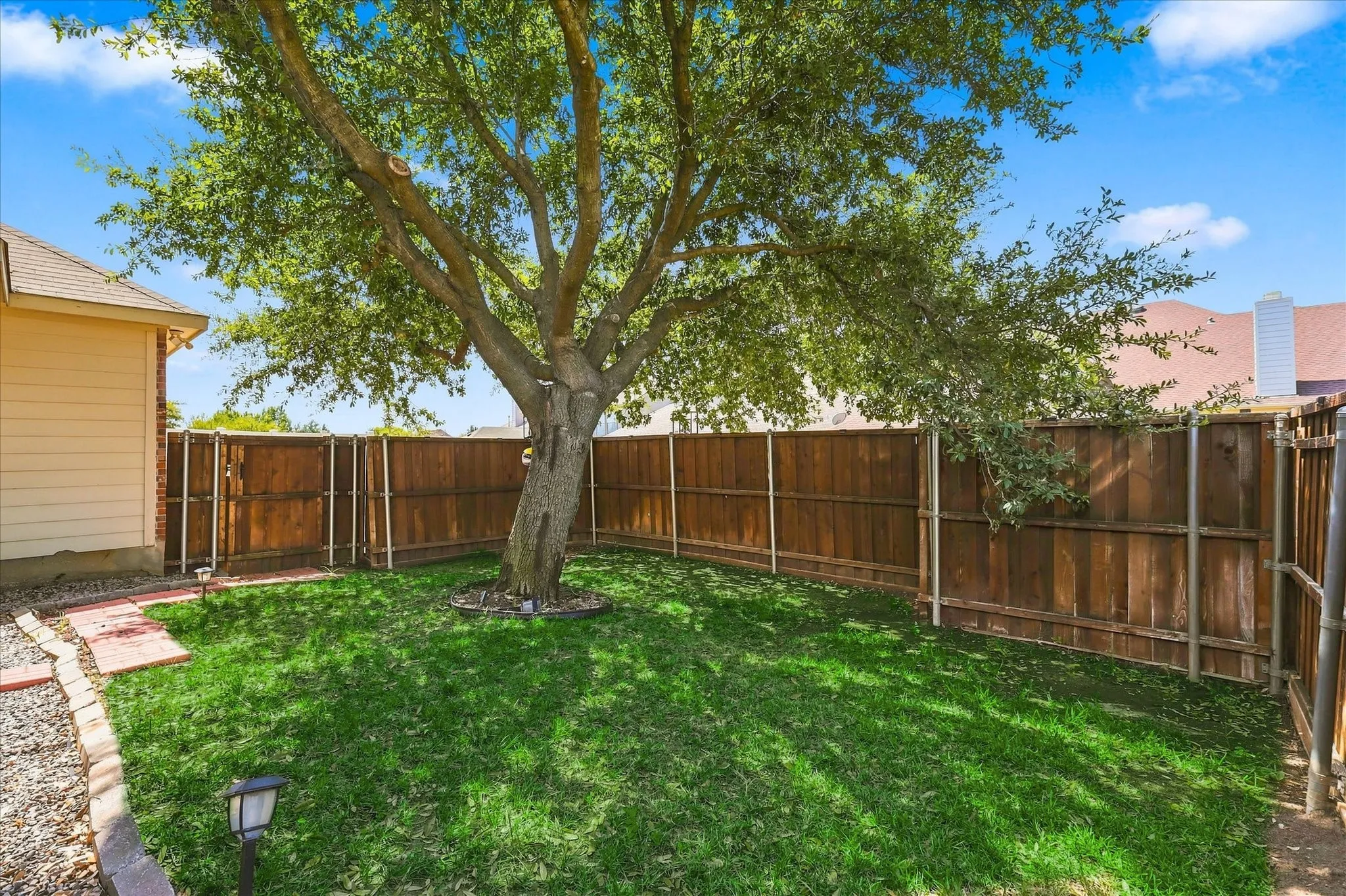 Single Family Residence For Sale in Denton County , 6621 Alliance Drive, The Colony, Texas 75056, 4 Bedroom, 3 Bathroom, 2 Garage spaces, 2,330 Sqft, built in 2002, mls#21382251, Real Estate Agent in The Colony, Homes For Sale in Denton county, Homes For Sale in The Colony, Realtor in The Colony Texas, Real Estate Brokerage Independent Realty Texas, Luminita Cordes Realtor