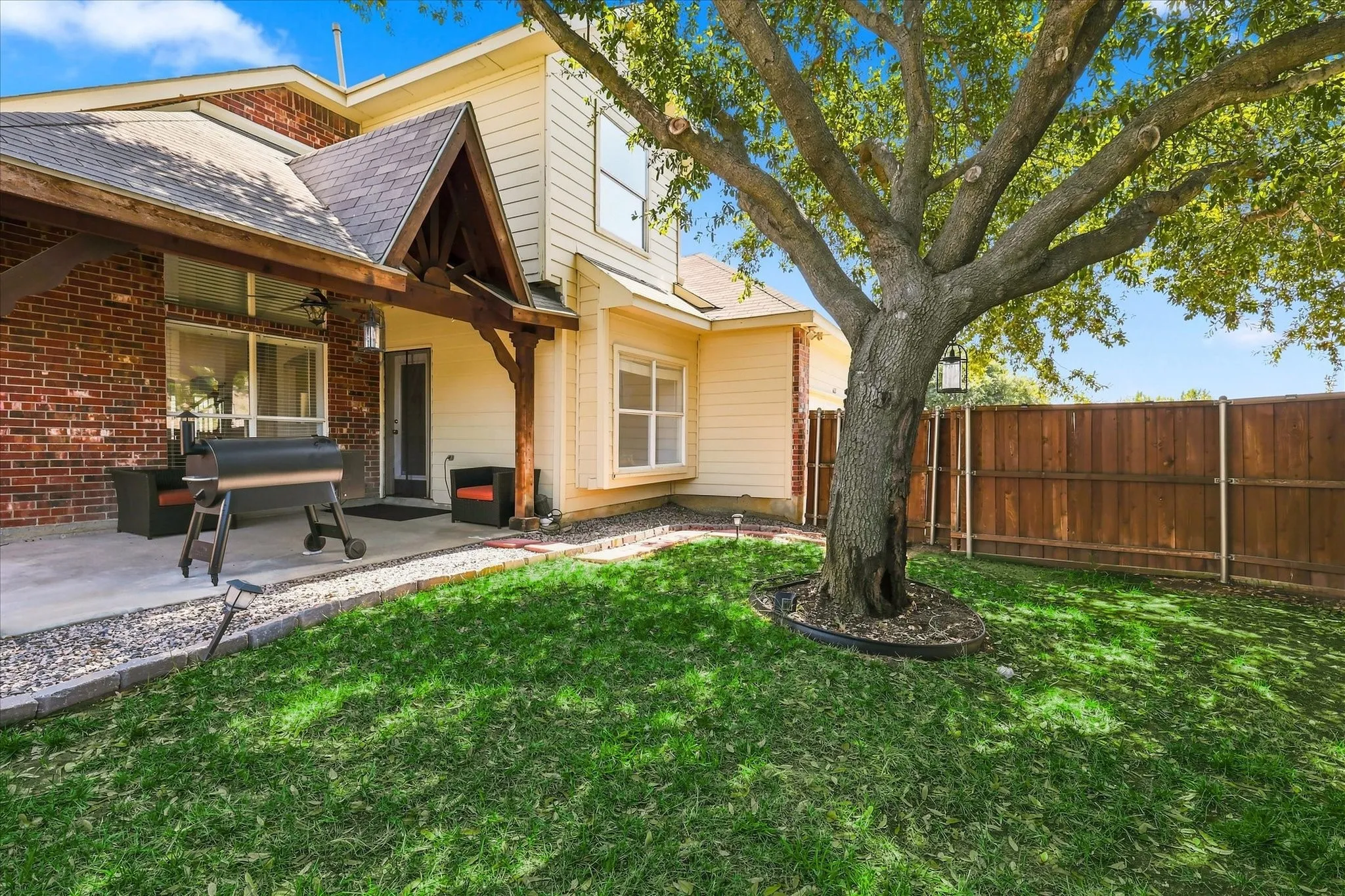 Single Family Residence For Sale in Denton County , 6621 Alliance Drive, The Colony, Texas 75056, 4 Bedroom, 3 Bathroom, 2 Garage spaces, 2,330 Sqft, built in 2002, mls#21382251, Real Estate Agent in The Colony, Homes For Sale in Denton county, Homes For Sale in The Colony, Realtor in The Colony Texas, Real Estate Brokerage Independent Realty Texas, Luminita Cordes Realtor