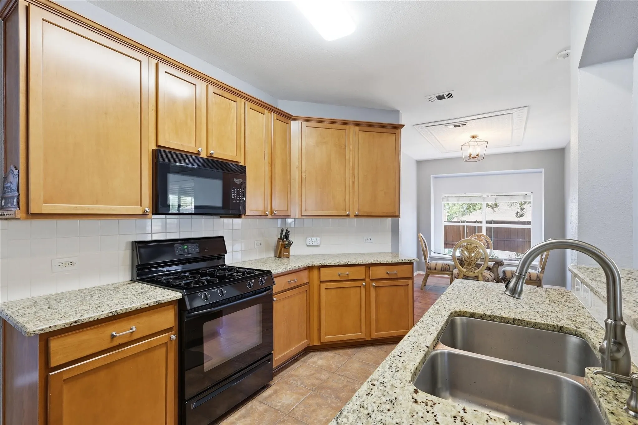 Single Family Residence For Sale in Denton County , 6621 Alliance Drive, The Colony, Texas 75056, 4 Bedroom, 3 Bathroom, 2 Garage spaces, 2,330 Sqft, built in 2002, mls#21382251, Real Estate Agent in The Colony, Homes For Sale in Denton county, Homes For Sale in The Colony, Realtor in The Colony Texas, Real Estate Brokerage Independent Realty Texas, Luminita Cordes Realtor