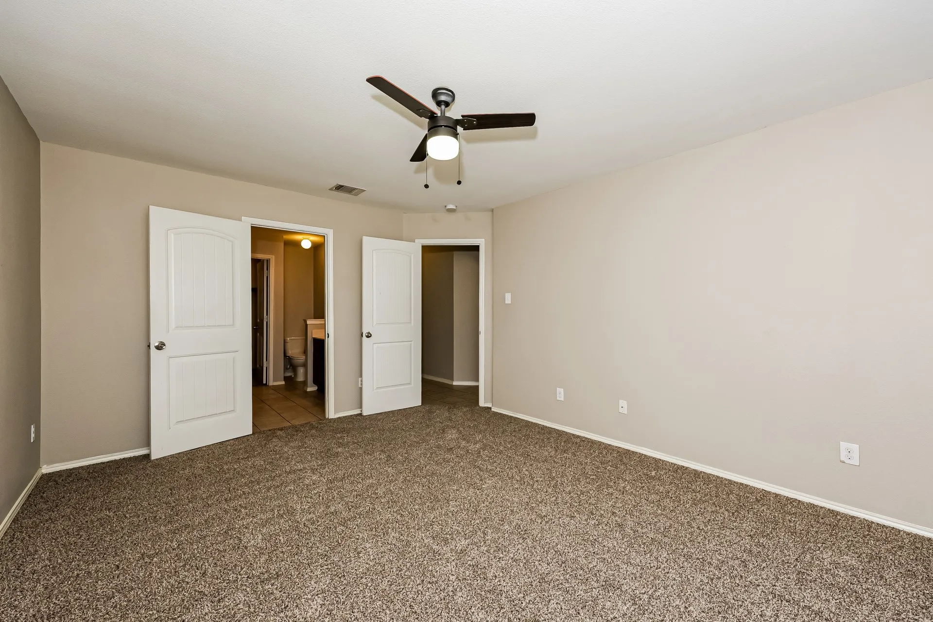 Single Family Residence For Rent in Dallas County , 2803 Englenook Drive, Seagoville, Texas 75159, 4 Bedroom, 2 Bathroom, 2 Garage spaces, 1,801 Sqft, built in 2017, mls#21397802, Real Estate Agent in Seagoville, Homes For Rent in Dallas county, Homes For Rent in Seagoville, Realtor in Seagoville Texas, Real Estate Brokerage Independent Realty Texas, Luminita Cordes Realtor