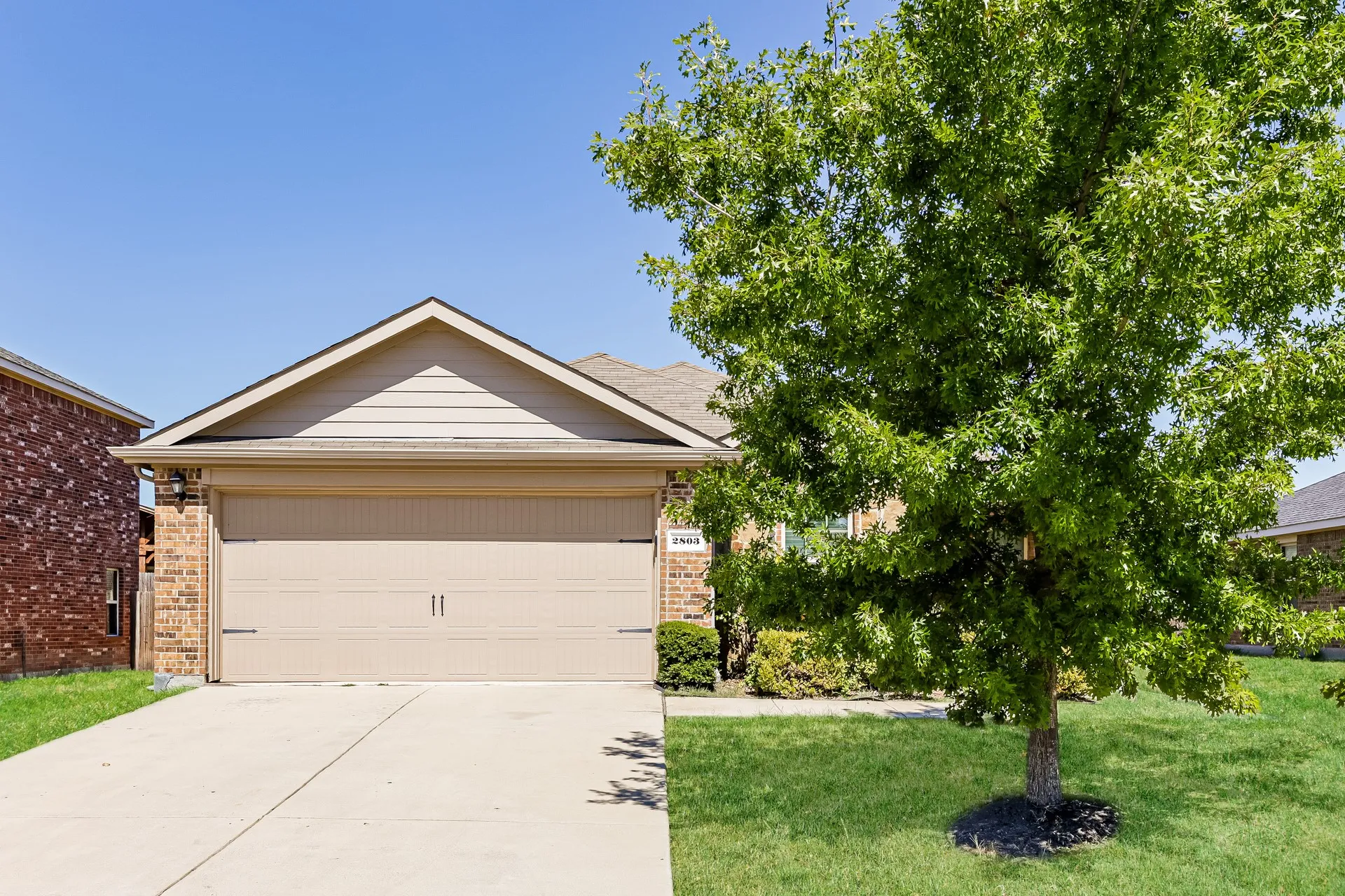 Single Family Residence For Rent in Dallas County , 2803 Englenook Drive, Seagoville, Texas 75159, 4 Bedroom, 2 Bathroom, 2 Garage spaces, 1,801 Sqft, built in 2017, mls#21397802, Real Estate Agent in Seagoville, Homes For Rent in Dallas county, Homes For Rent in Seagoville, Realtor in Seagoville Texas, Real Estate Brokerage Independent Realty Texas, Luminita Cordes Realtor