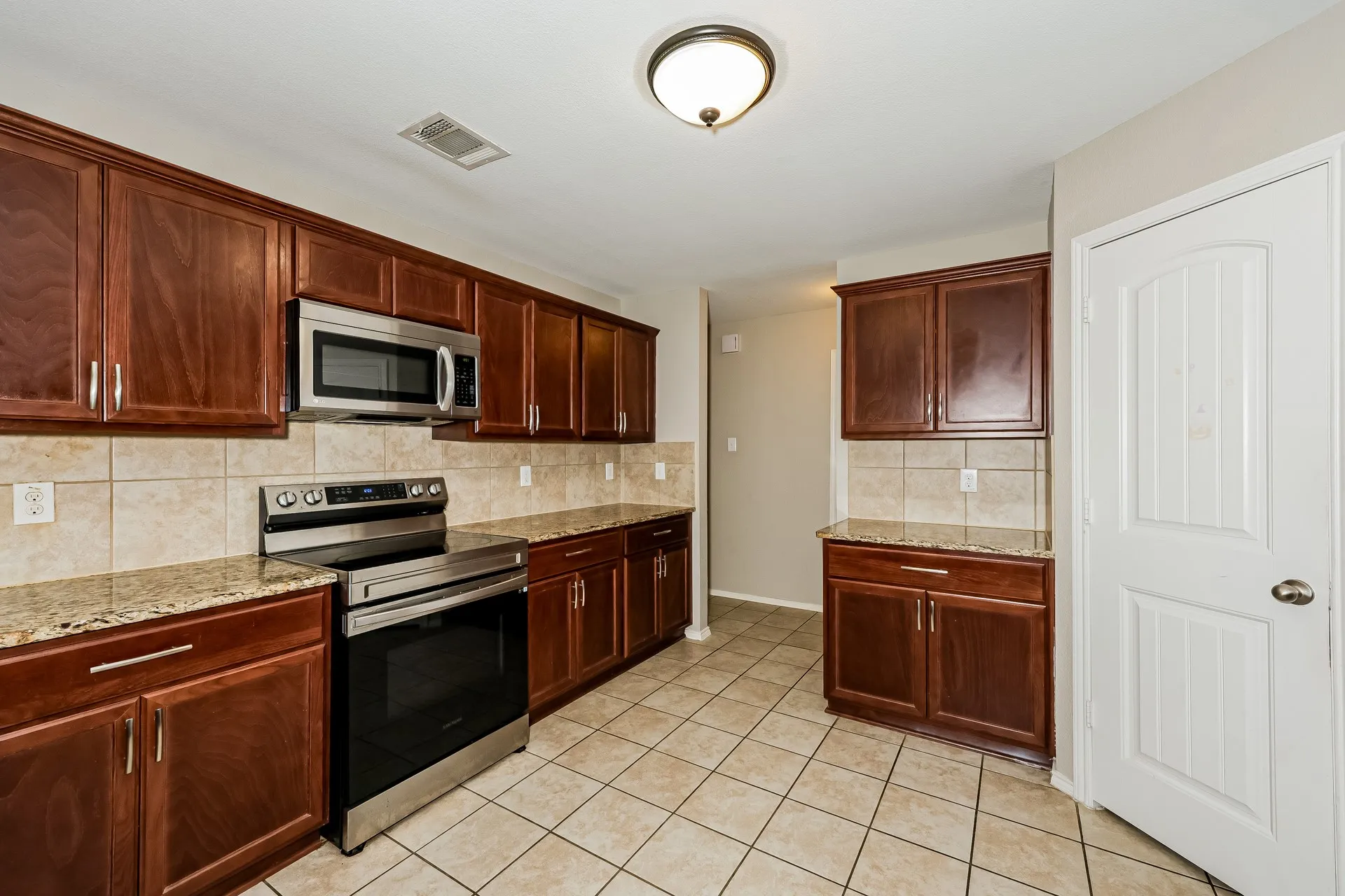 Single Family Residence For Rent in Dallas County , 2803 Englenook Drive, Seagoville, Texas 75159, 4 Bedroom, 2 Bathroom, 2 Garage spaces, 1,801 Sqft, built in 2017, mls#21397802, Real Estate Agent in Seagoville, Homes For Rent in Dallas county, Homes For Rent in Seagoville, Realtor in Seagoville Texas, Real Estate Brokerage Independent Realty Texas, Luminita Cordes Realtor