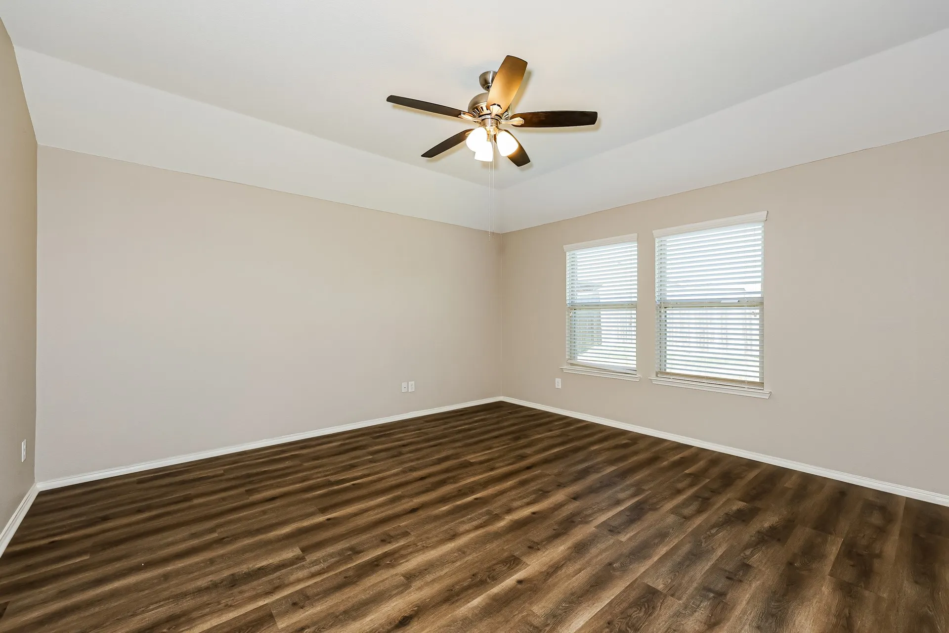 Single Family Residence For Rent in Dallas County , 2803 Englenook Drive, Seagoville, Texas 75159, 4 Bedroom, 2 Bathroom, 2 Garage spaces, 1,801 Sqft, built in 2017, mls#21397802, Real Estate Agent in Seagoville, Homes For Rent in Dallas county, Homes For Rent in Seagoville, Realtor in Seagoville Texas, Real Estate Brokerage Independent Realty Texas, Luminita Cordes Realtor