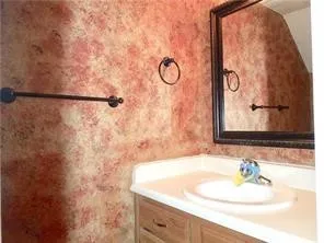 Powder bath on the first floor