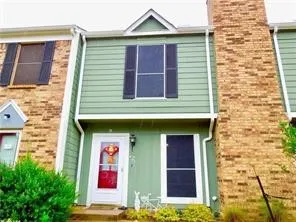 Condominium For Rent in Tarrant County , 3 Abbey Road, Euless, Texas 76039, 2 Bedroom, 2 Bathroom, Garage spaces, 976 Sqft, built in 1983, mls#21397806, Real Estate Agent in Euless, Homes For Rent in Tarrant county, Homes For Rent in Euless, Realtor in Euless Texas, Real Estate Brokerage Independent Realty Texas, Luminita Cordes Realtor