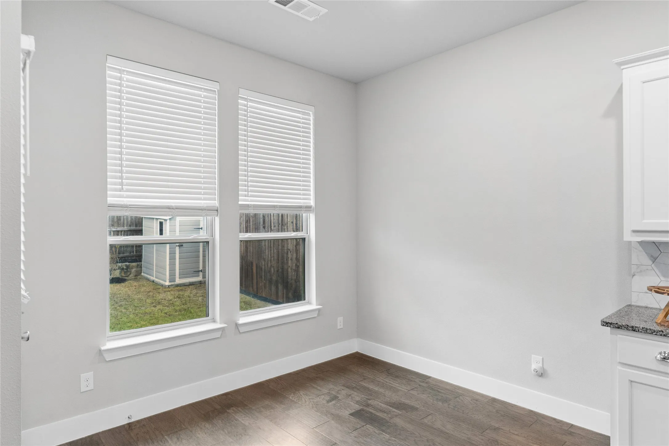 Single Family Residence For Sale in Denton County , 1317 Thrasher Drive, Little Elm, Texas 75068, 4 Bedroom, 3 Bathroom, 2 Garage spaces, 2,624 Sqft, built in 2020, mls#21396493, Real Estate Agent in Little Elm, Homes For Sale in Denton county, Homes For Sale in Little Elm, Realtor in Little Elm Texas, Real Estate Brokerage Independent Realty Texas, Luminita Cordes Realtor