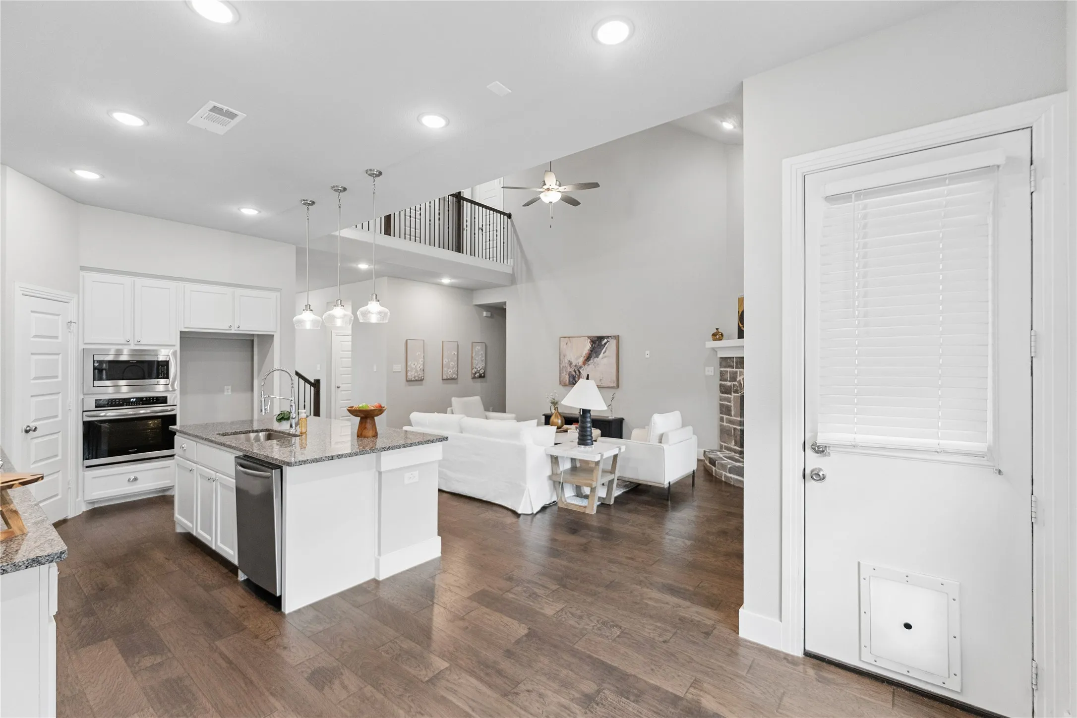 Single Family Residence For Sale in Denton County , 1317 Thrasher Drive, Little Elm, Texas 75068, 4 Bedroom, 3 Bathroom, 2 Garage spaces, 2,624 Sqft, built in 2020, mls#21396493, Real Estate Agent in Little Elm, Homes For Sale in Denton county, Homes For Sale in Little Elm, Realtor in Little Elm Texas, Real Estate Brokerage Independent Realty Texas, Luminita Cordes Realtor