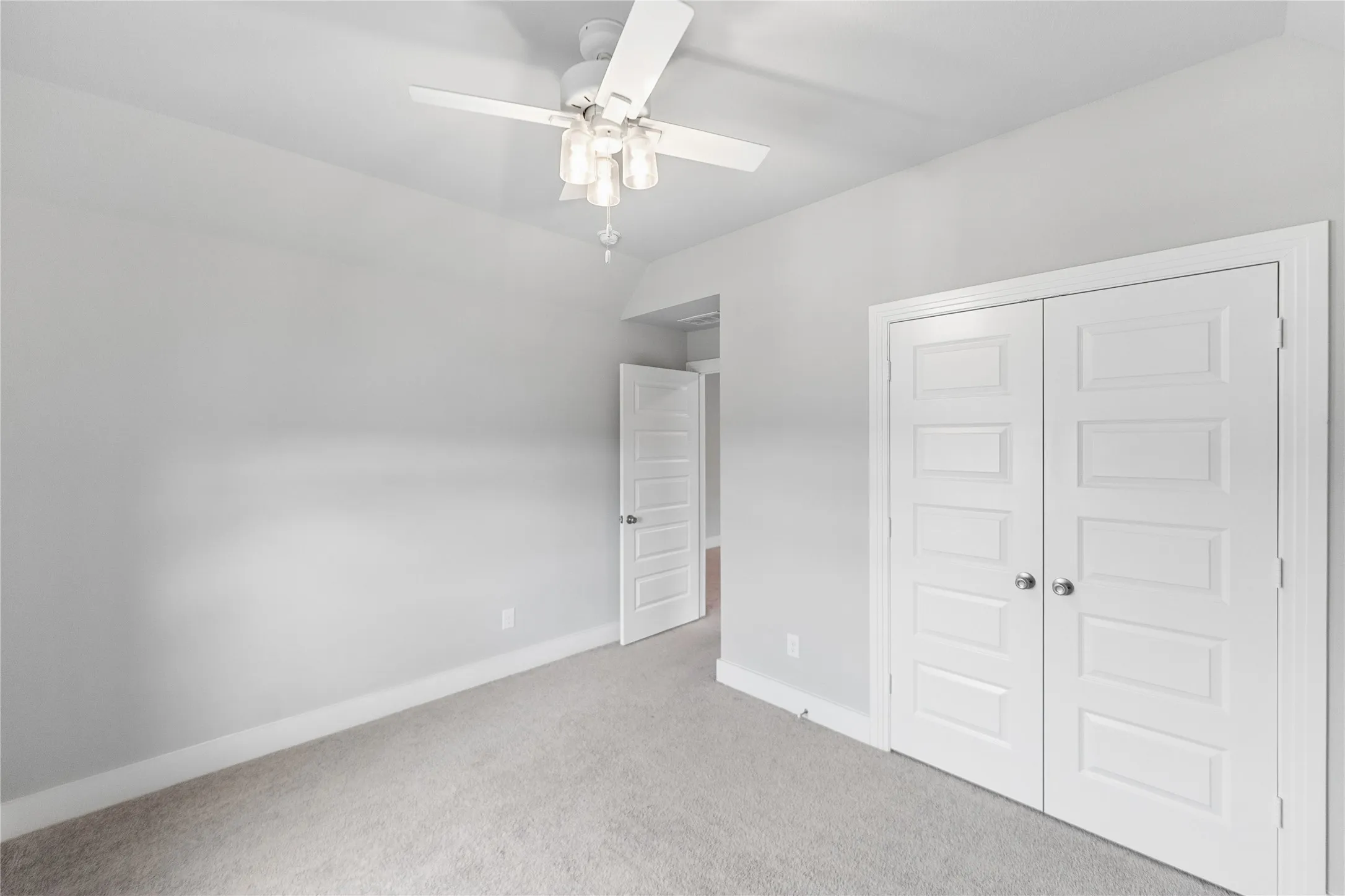 Single Family Residence For Sale in Denton County , 1317 Thrasher Drive, Little Elm, Texas 75068, 4 Bedroom, 3 Bathroom, 2 Garage spaces, 2,624 Sqft, built in 2020, mls#21396493, Real Estate Agent in Little Elm, Homes For Sale in Denton county, Homes For Sale in Little Elm, Realtor in Little Elm Texas, Real Estate Brokerage Independent Realty Texas, Luminita Cordes Realtor